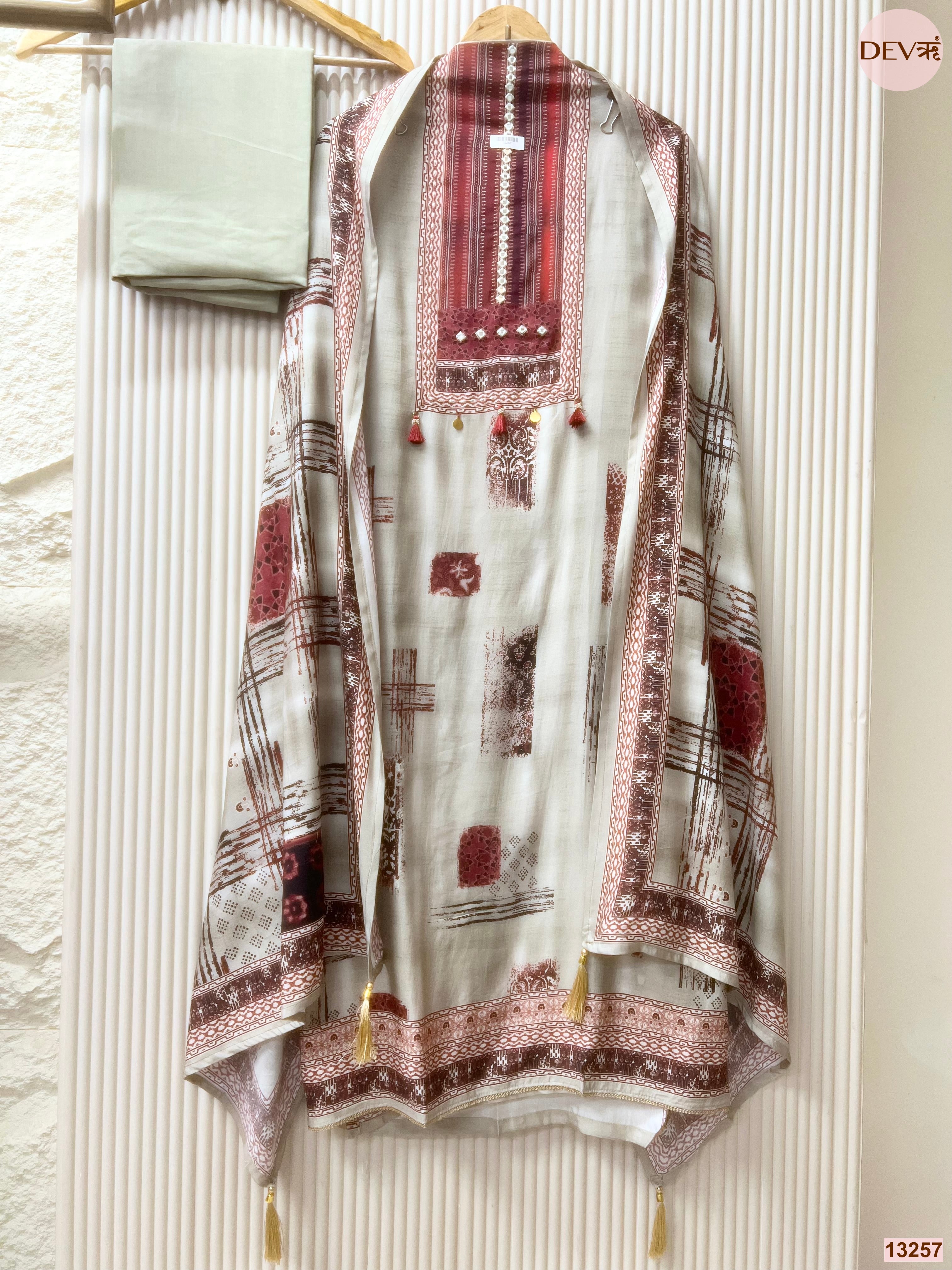 Sage Muslin Printed Unstitched 3-Piece Suit (Devri – D.No 13257)