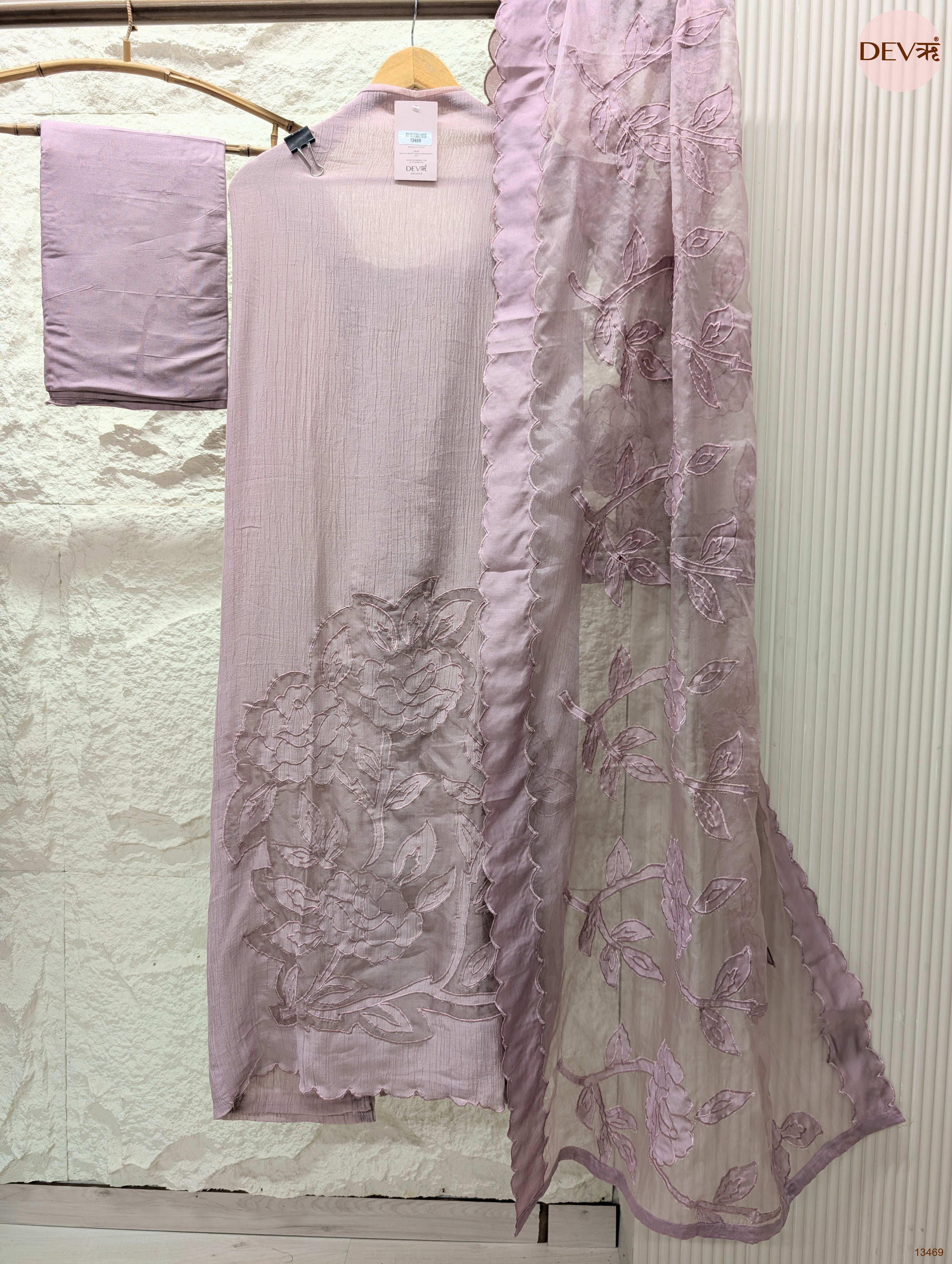 Mauve Mul Crush Embroidered Unstitched 3-Piece Suit (Devri – D.No 13469)