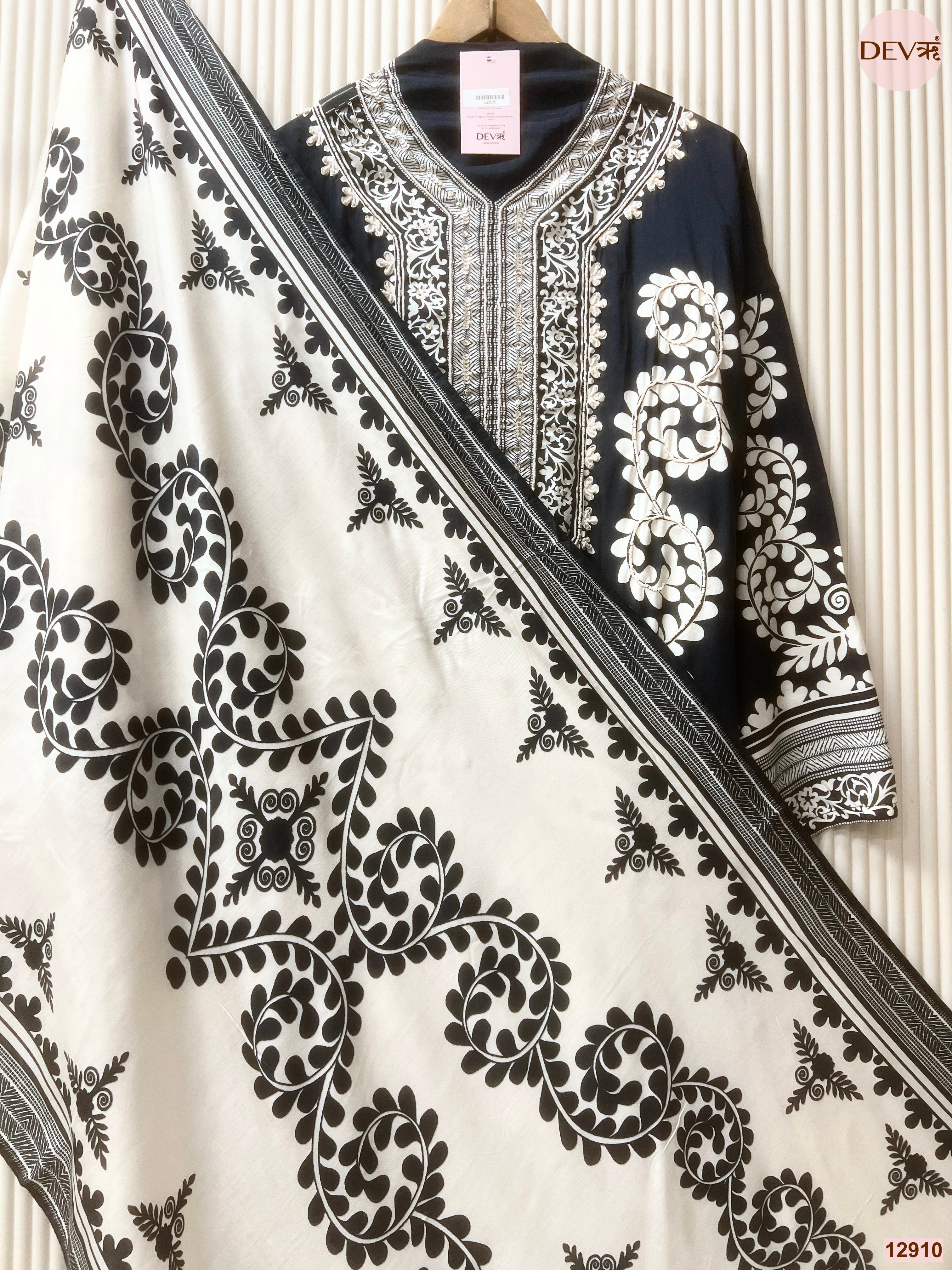 Black Muslin Printed Unstitched 3-Piece Suit (Devri – D.No 12910)