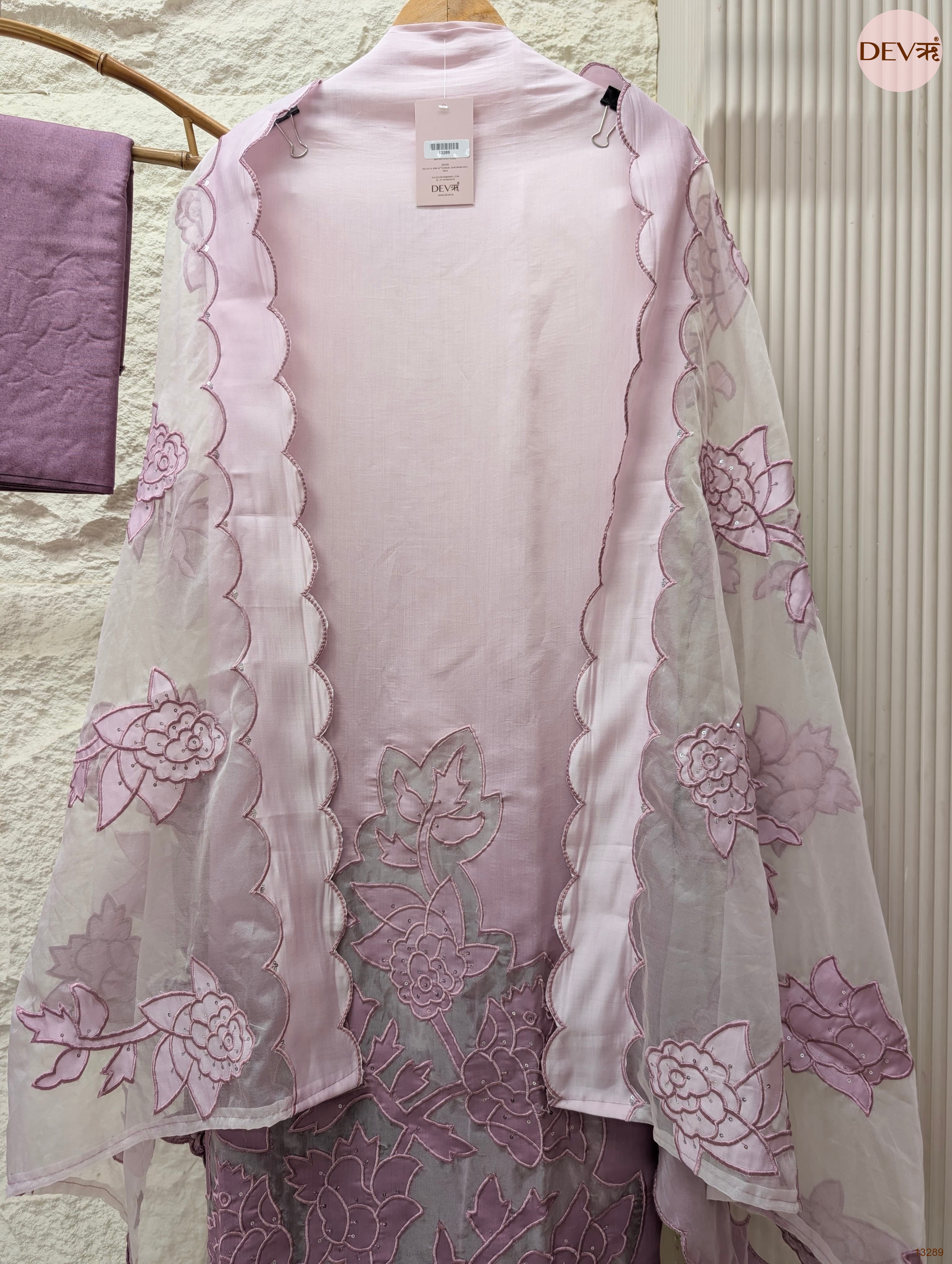 Pink Mul Chanderi Embroidered Unstitched 3-Piece Suit (Devri – D.No 13289)