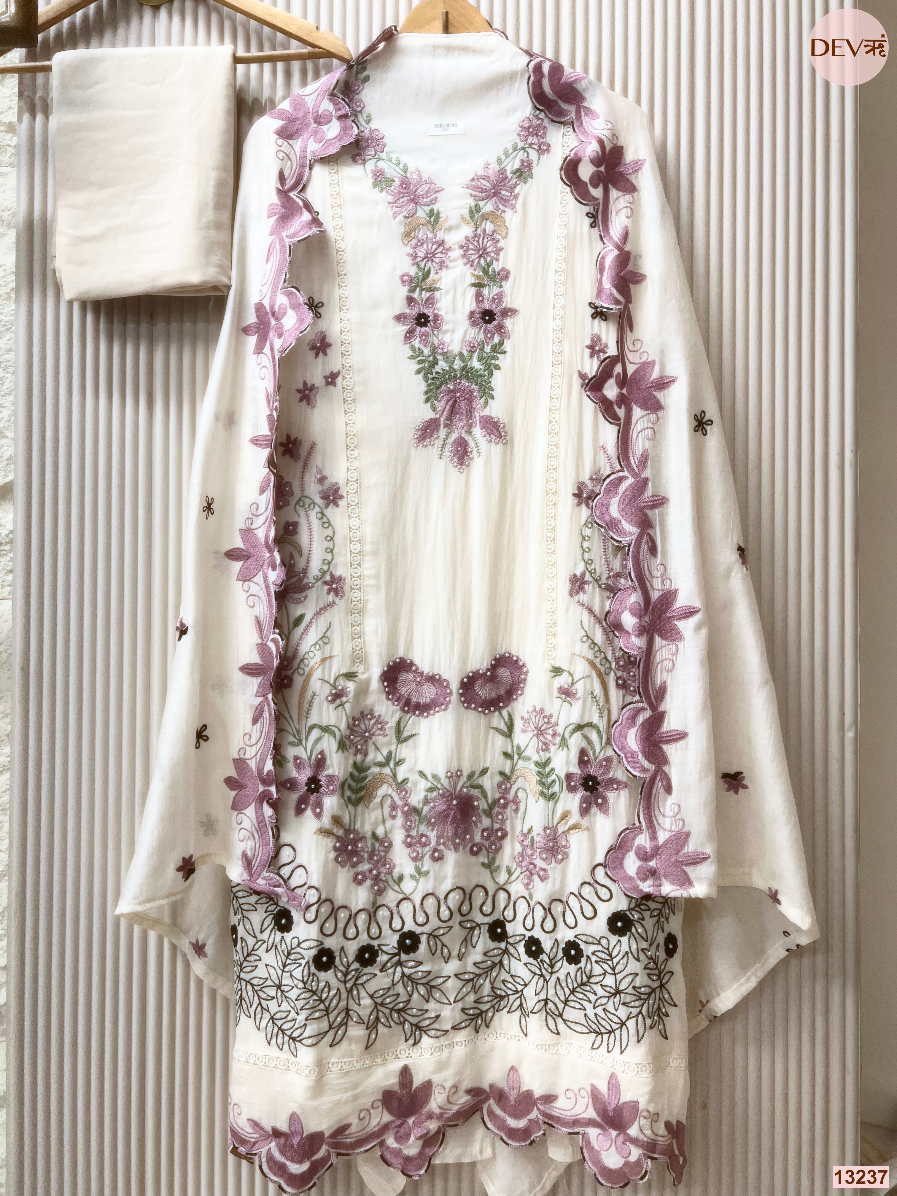 Off White Mul Cotton Embroidered Unstitched 3-Piece Suit (Devri – D.No 13237)