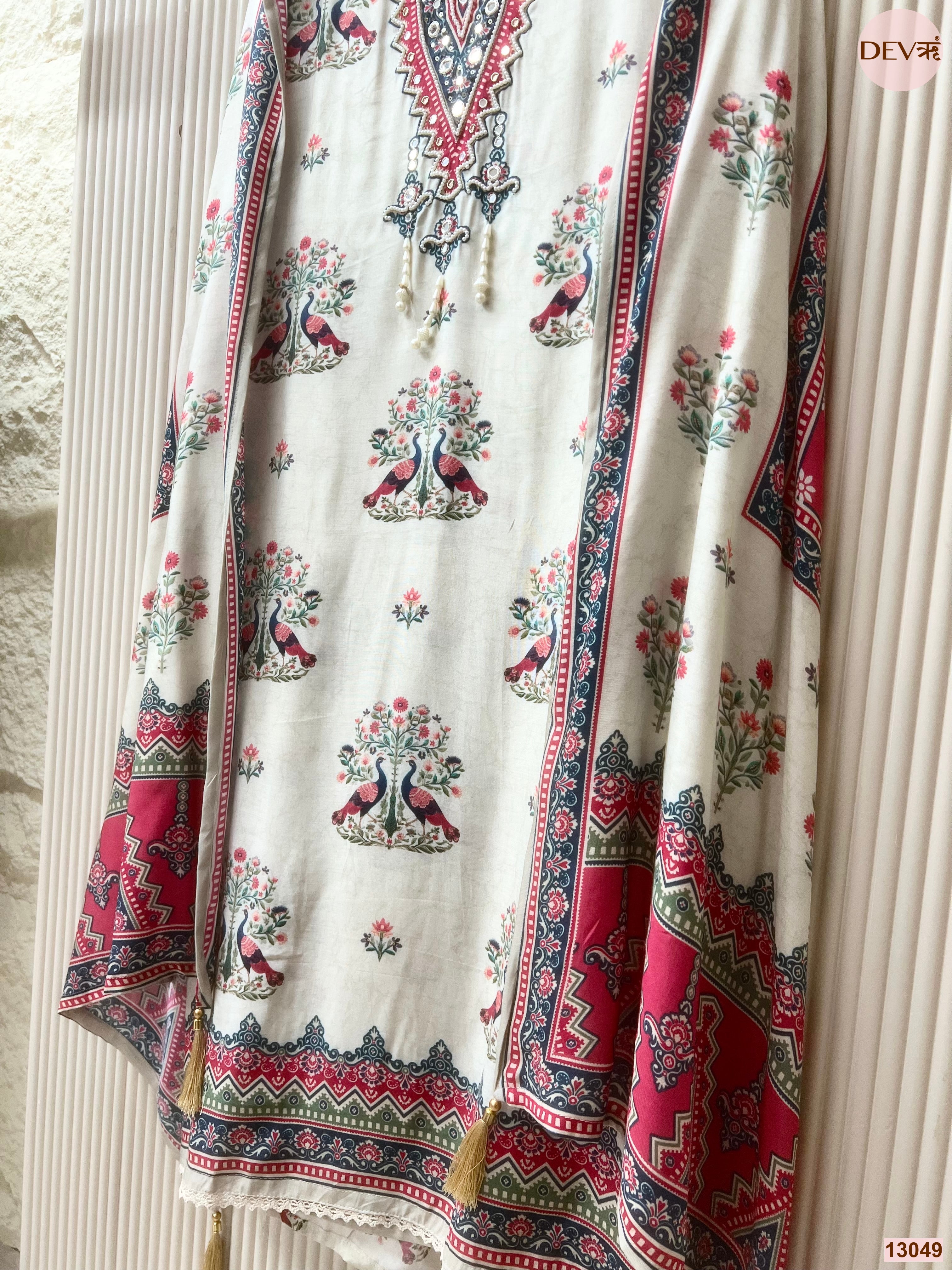 Off White Muslin Printed Unstitched 3-Piece Suit (Devri – D.No 13049)