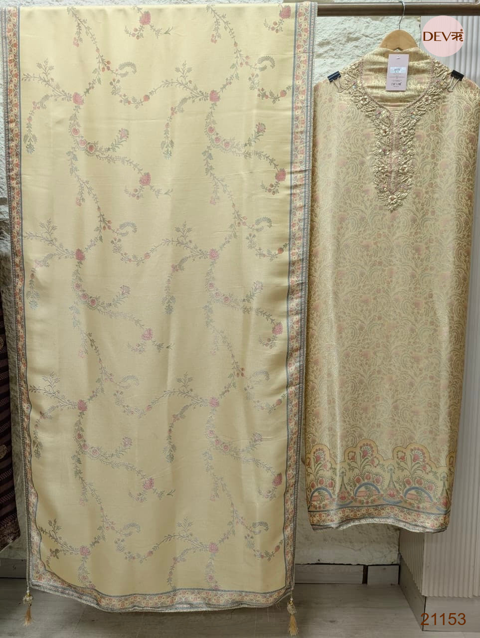 Cream Pure Banarasi Woven Silk Printed Unstitched 3-Piece Suit (Devri – D.No 21153)