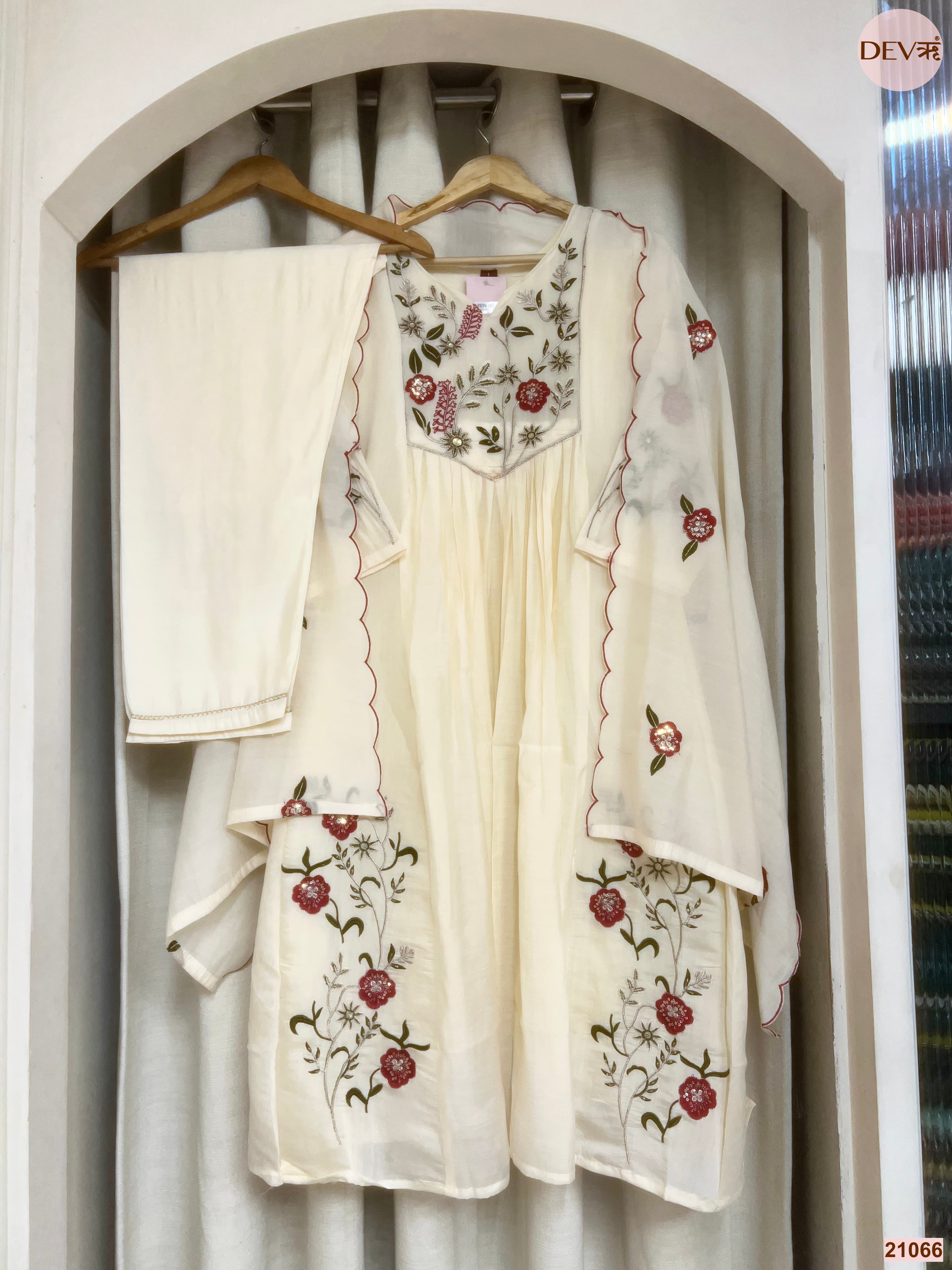 Gulnaar Mul Chanderi Embroidered Ivory 3-Piece Set (Devri – D.No 21066)