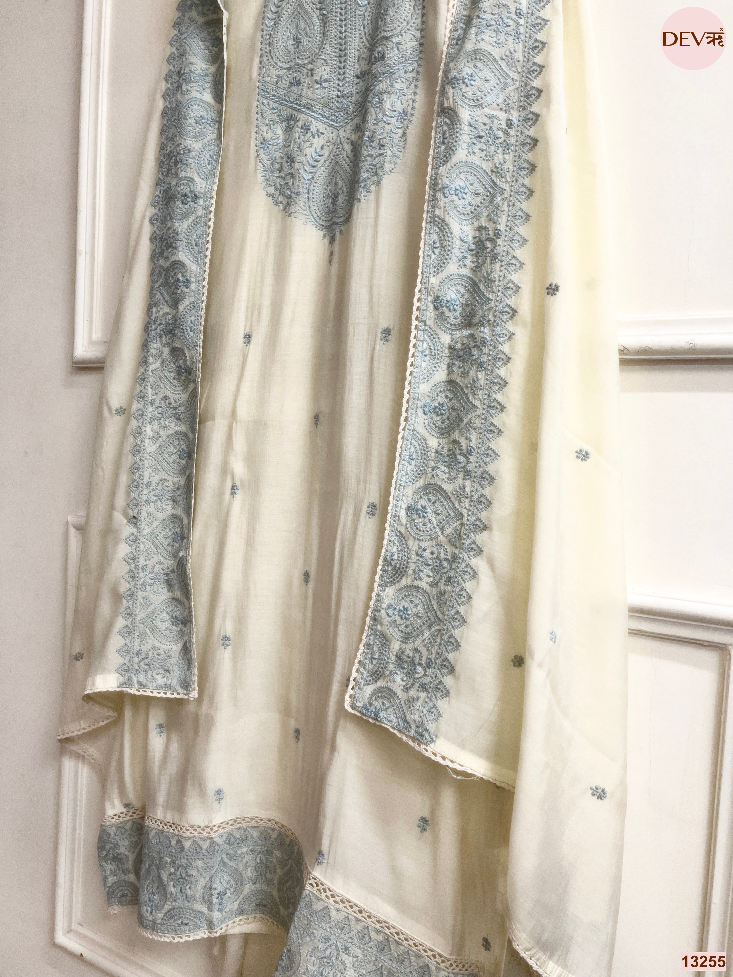 Cream Mul Cotton Printed Unstitched 3-Piece Suit (Devri – D.No 13255)