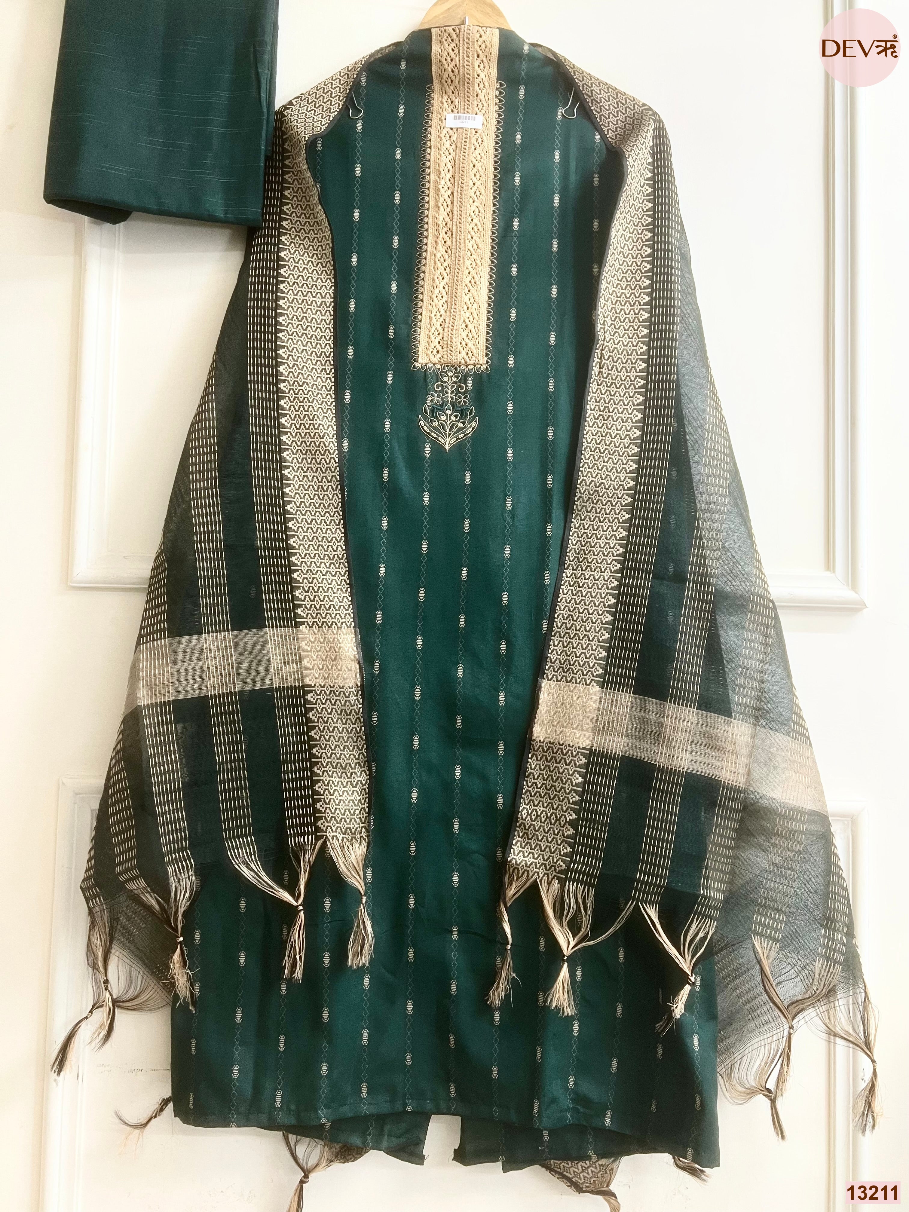 Green Cotton Handloom Printed Unstitched 3-Piece Suit (Devri – D.No 13211)