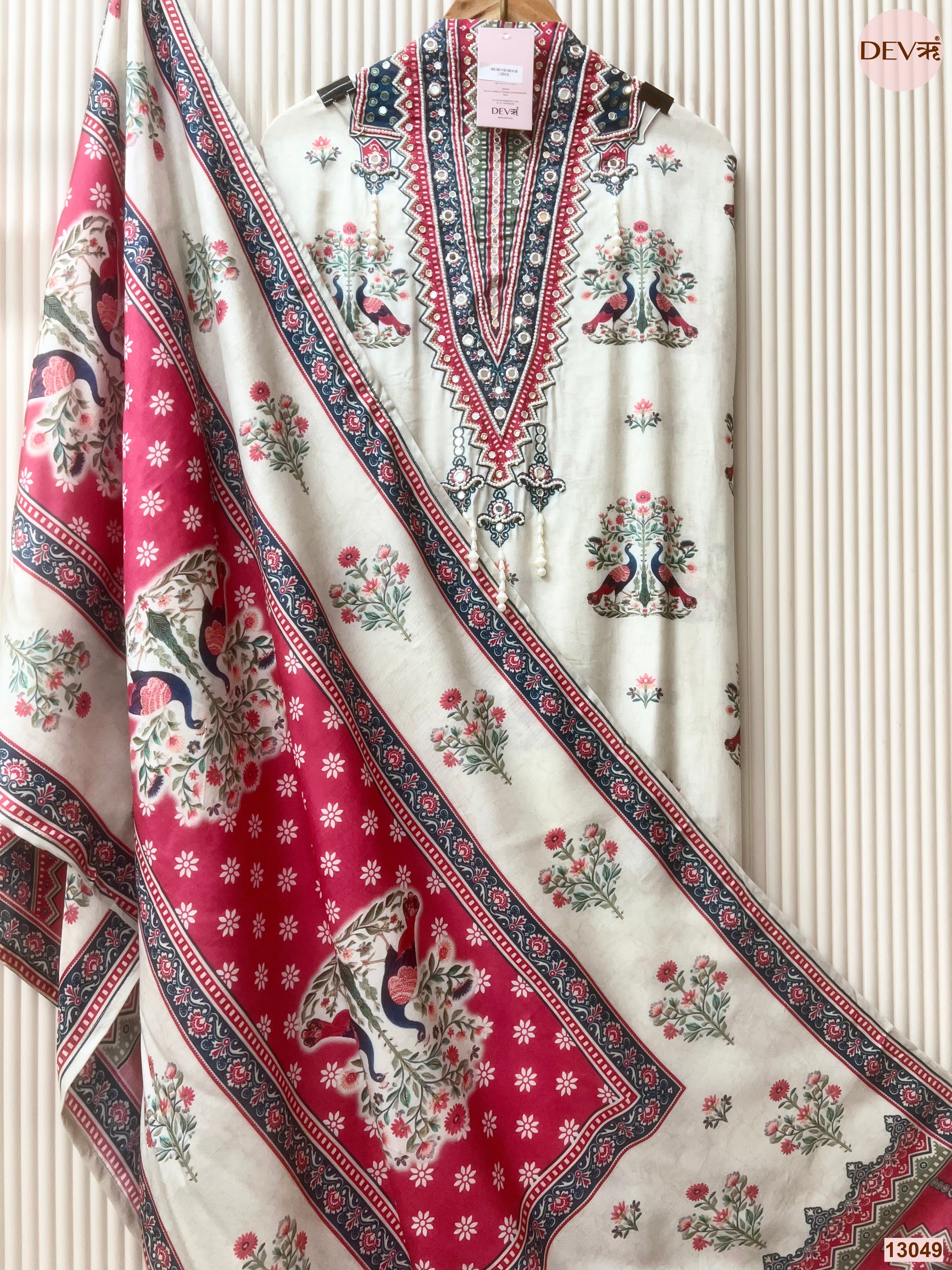 Off White Muslin Printed Unstitched 3-Piece Suit (Devri – D.No 13049)