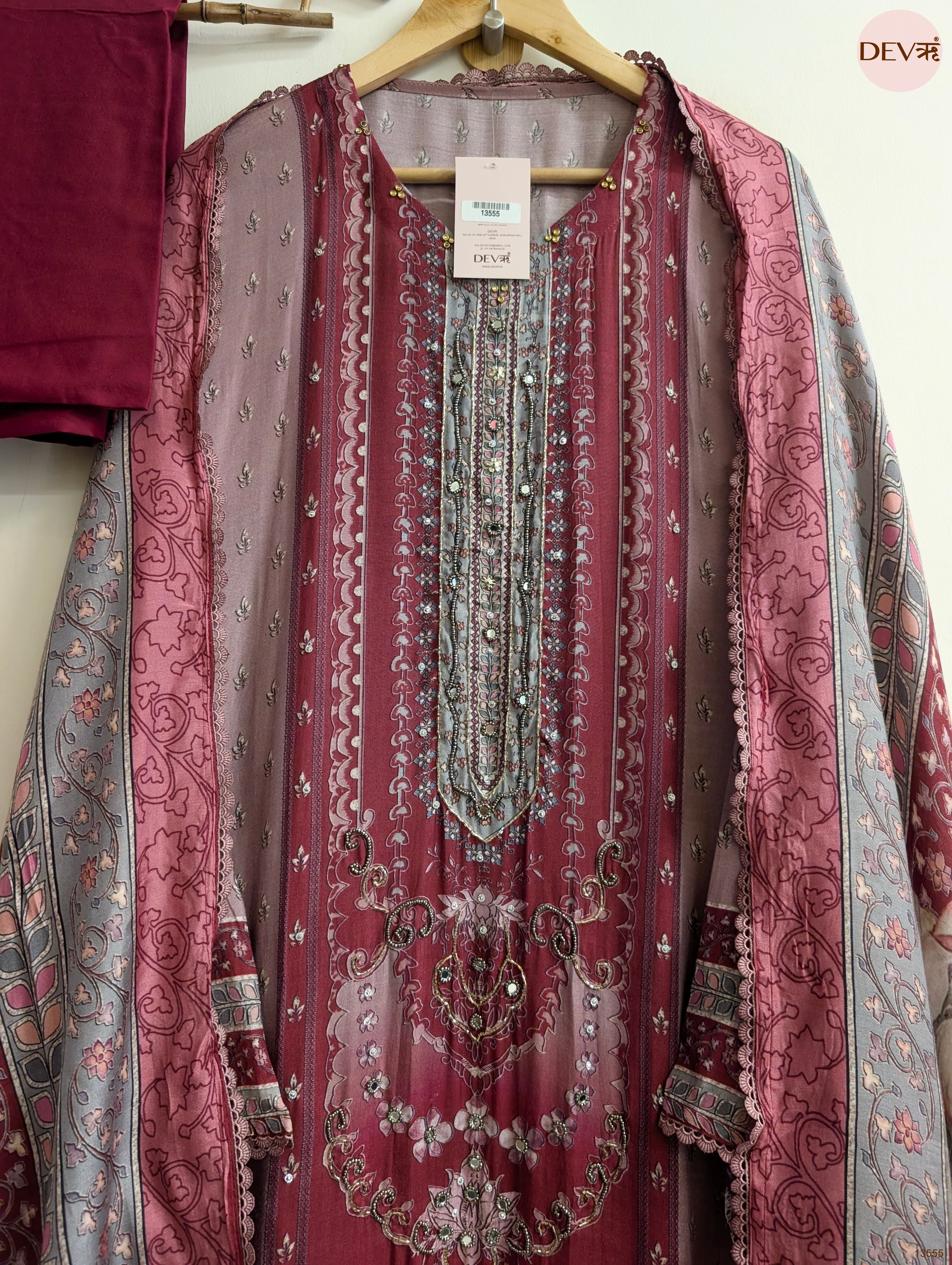 Maroon Muslin Printed Unstitched 3-Piece Suit (Devri – D.No 13555)