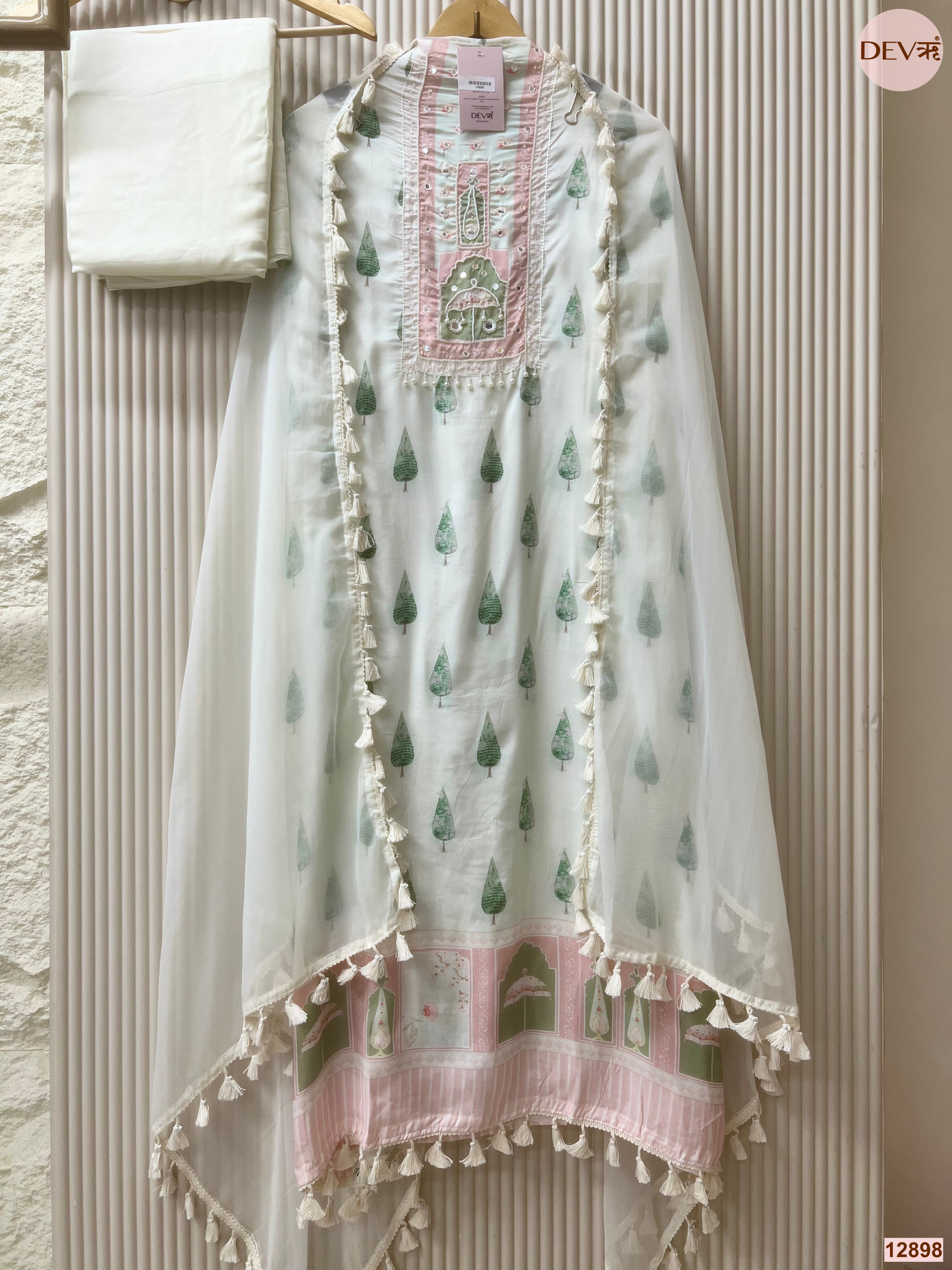White Muslin Printed Unstitched 3-Piece Suit (Devri – D.No 12898)