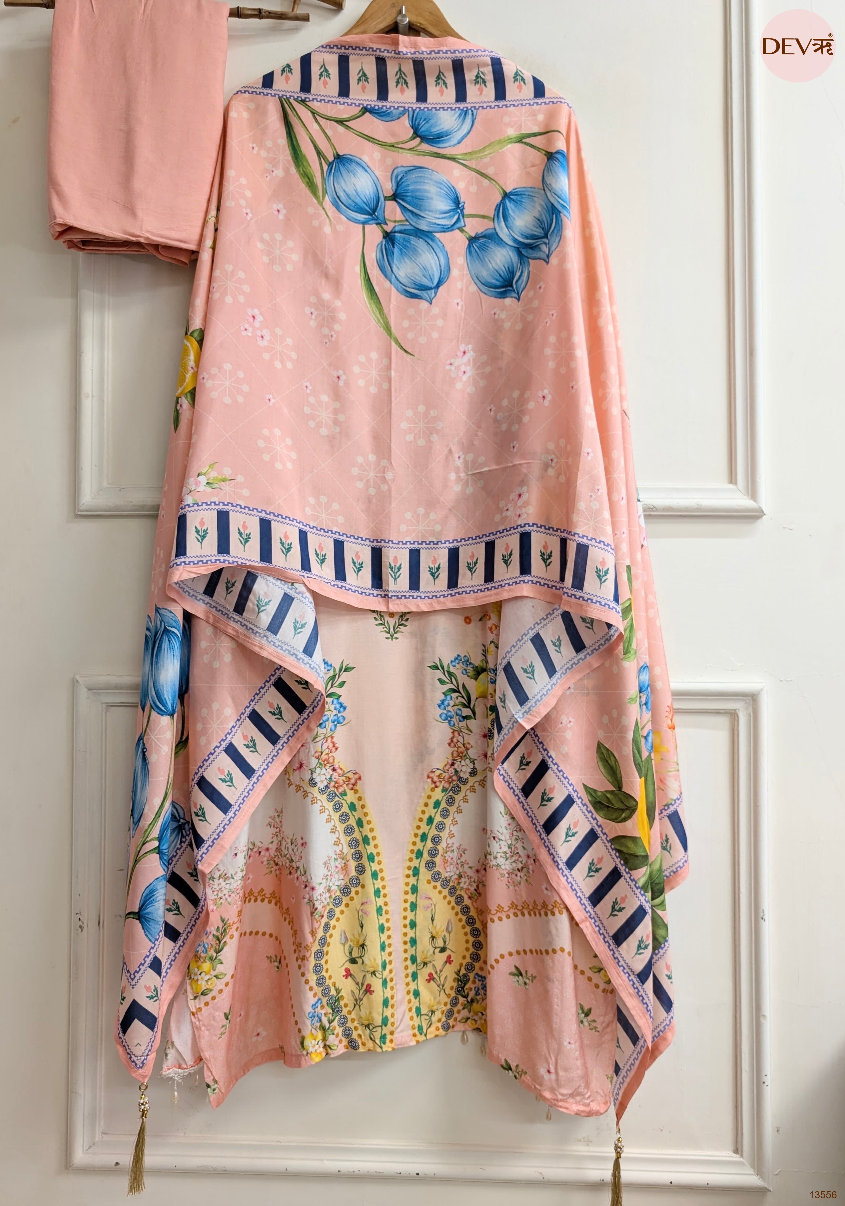 Peach Muslin Printed Unstitched 3-Piece Suit (Devri – D.No 13556)