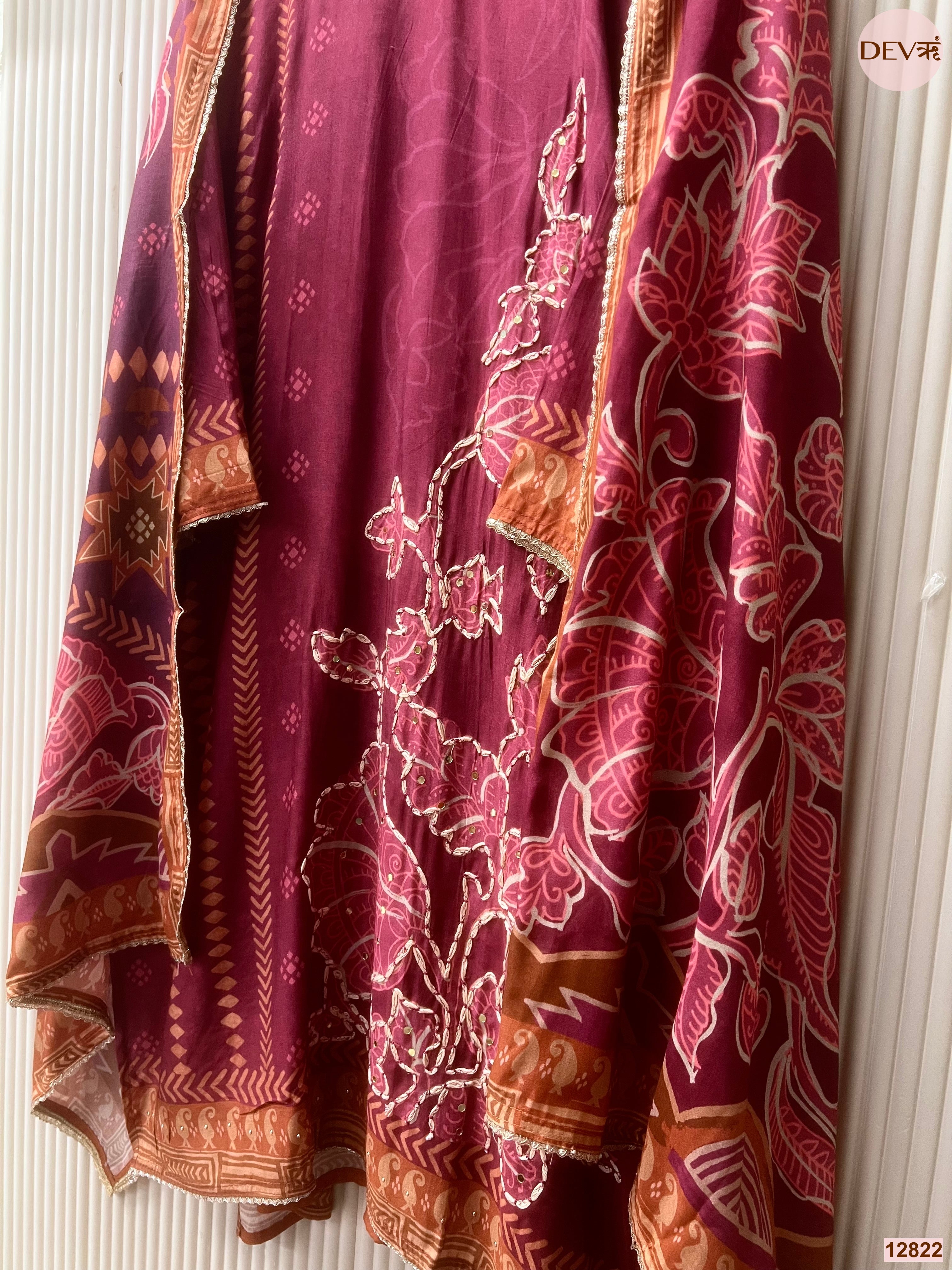 Wine Muslin Printed Unstitched 3-Piece Suit (Devri – D.No 12822)