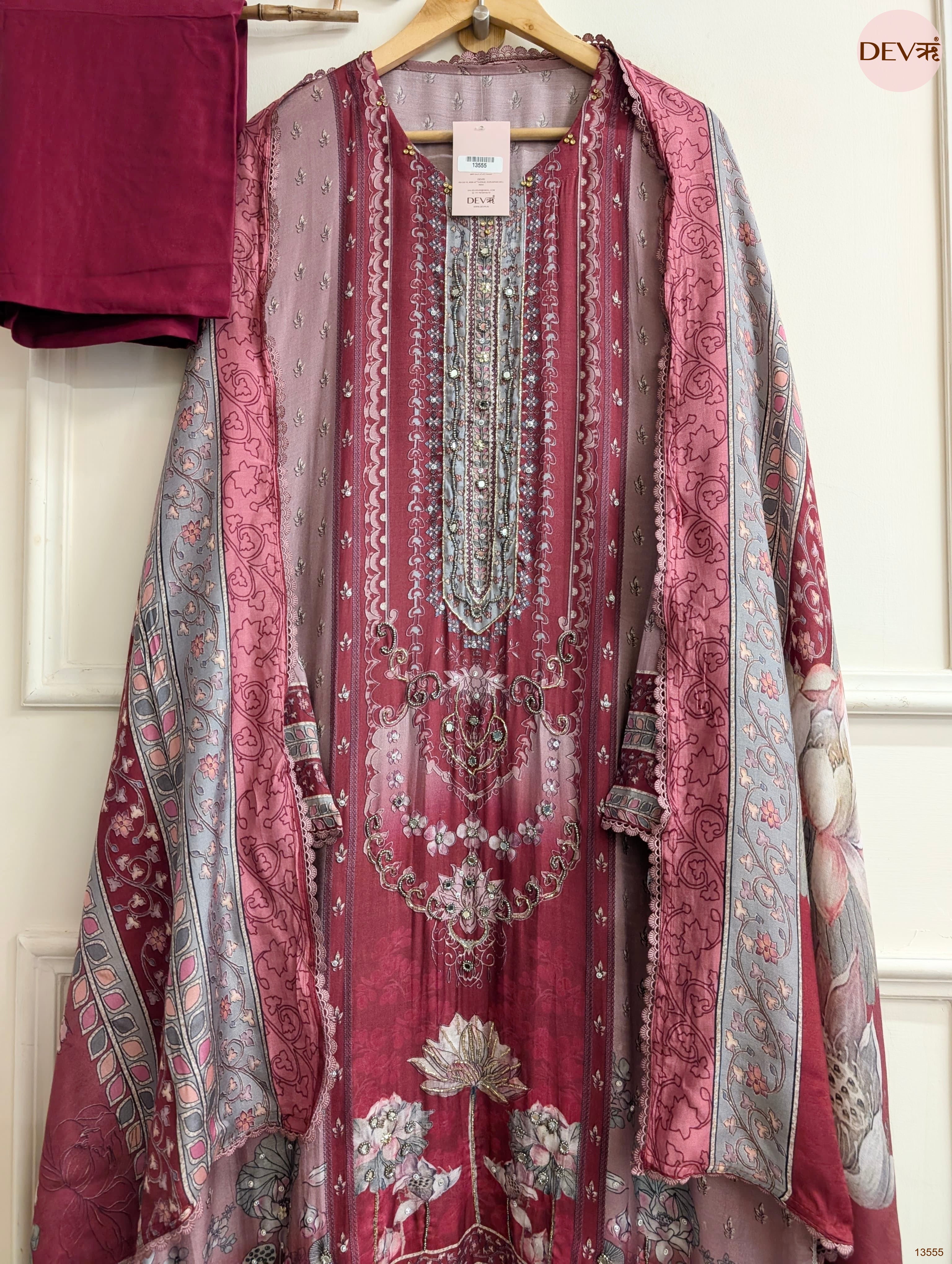 Maroon Muslin Printed Unstitched 3-Piece Suit (Devri – D.No 13555)