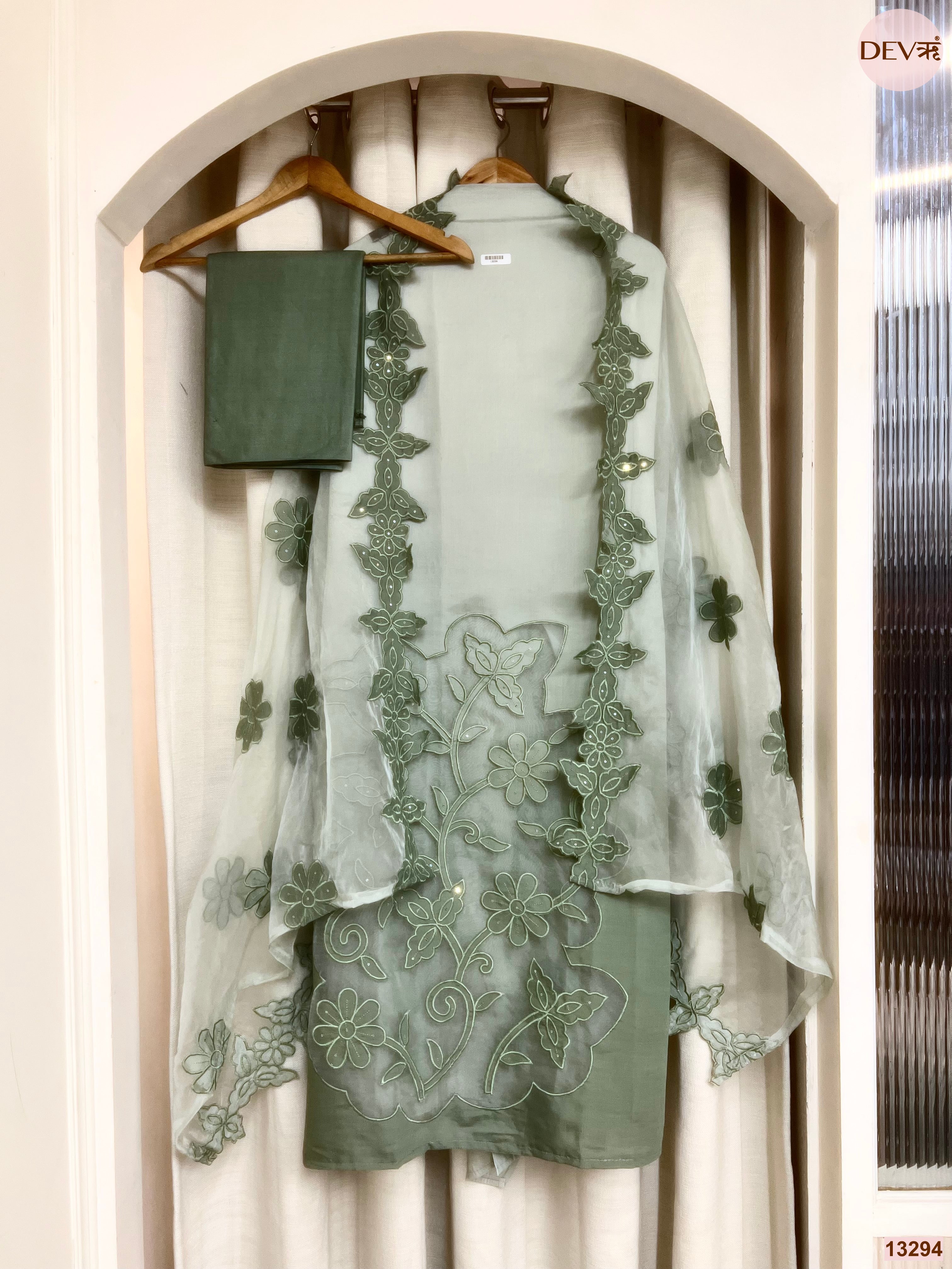 Sage Mul Chanderi Embroidered Unstitched 3-Piece Suit (Devri – D.No 13294)