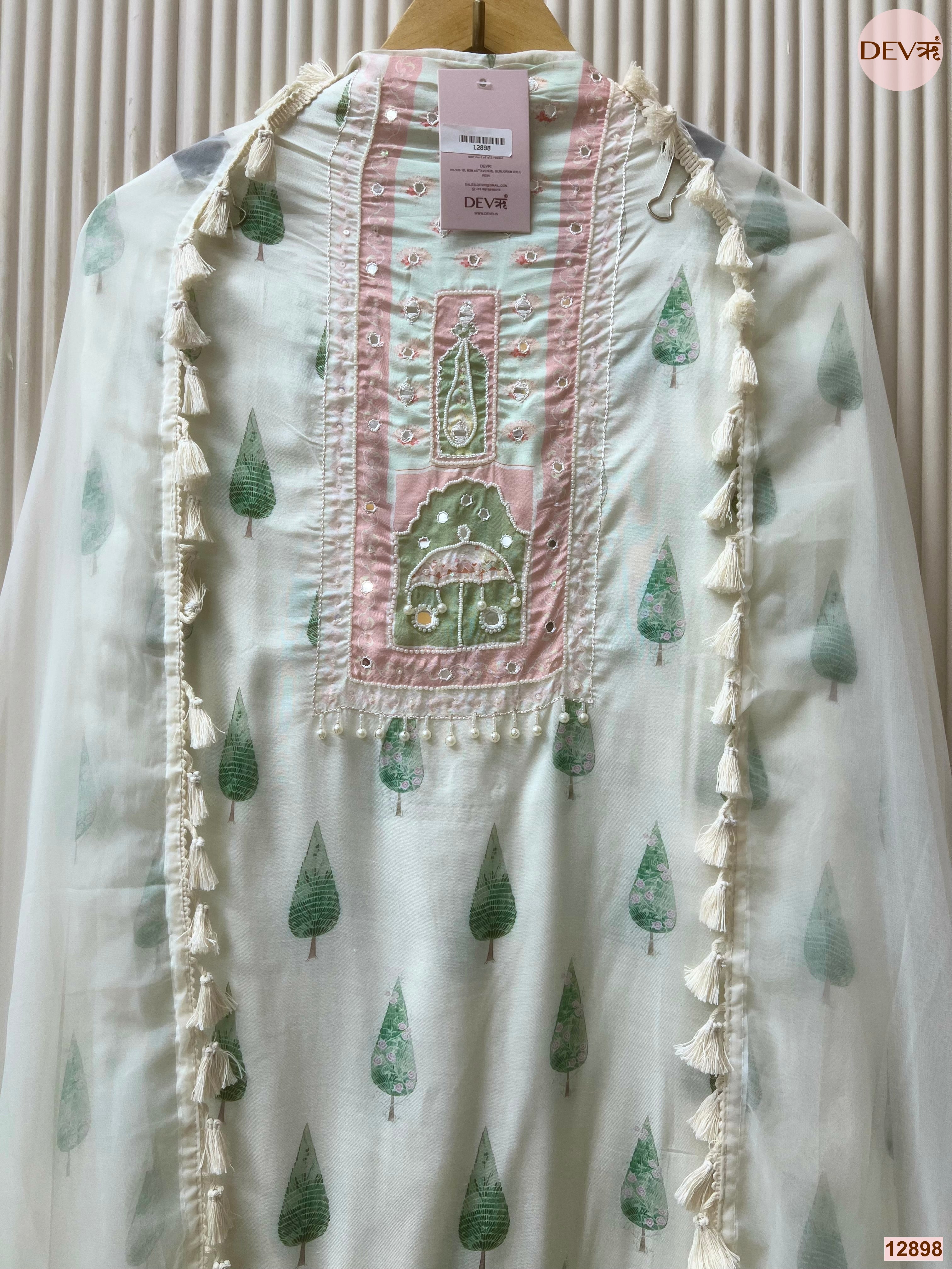 White Muslin Printed Unstitched 3-Piece Suit (Devri – D.No 12898)