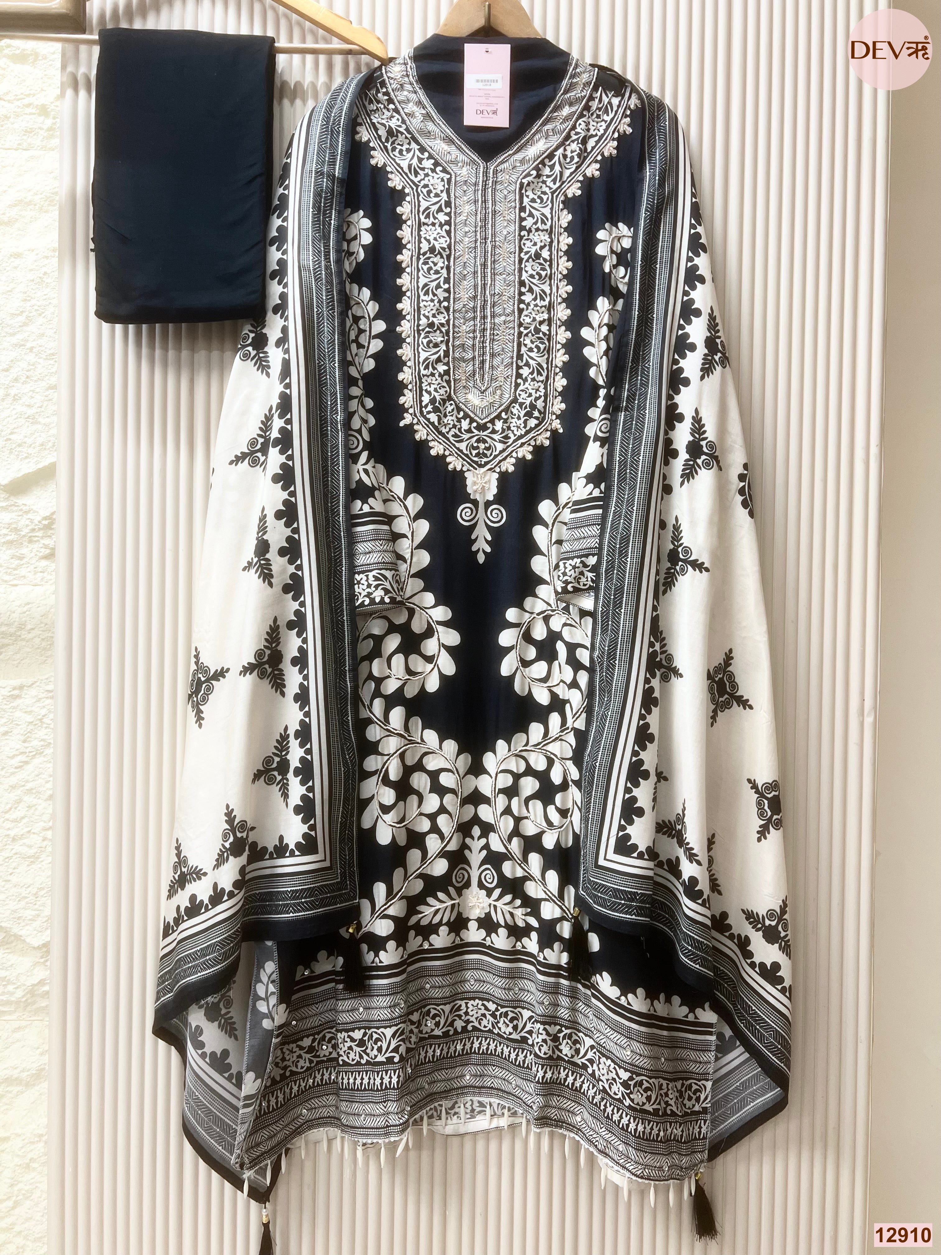 Black Muslin Printed Unstitched 3-Piece Suit (Devri – D.No 12910)