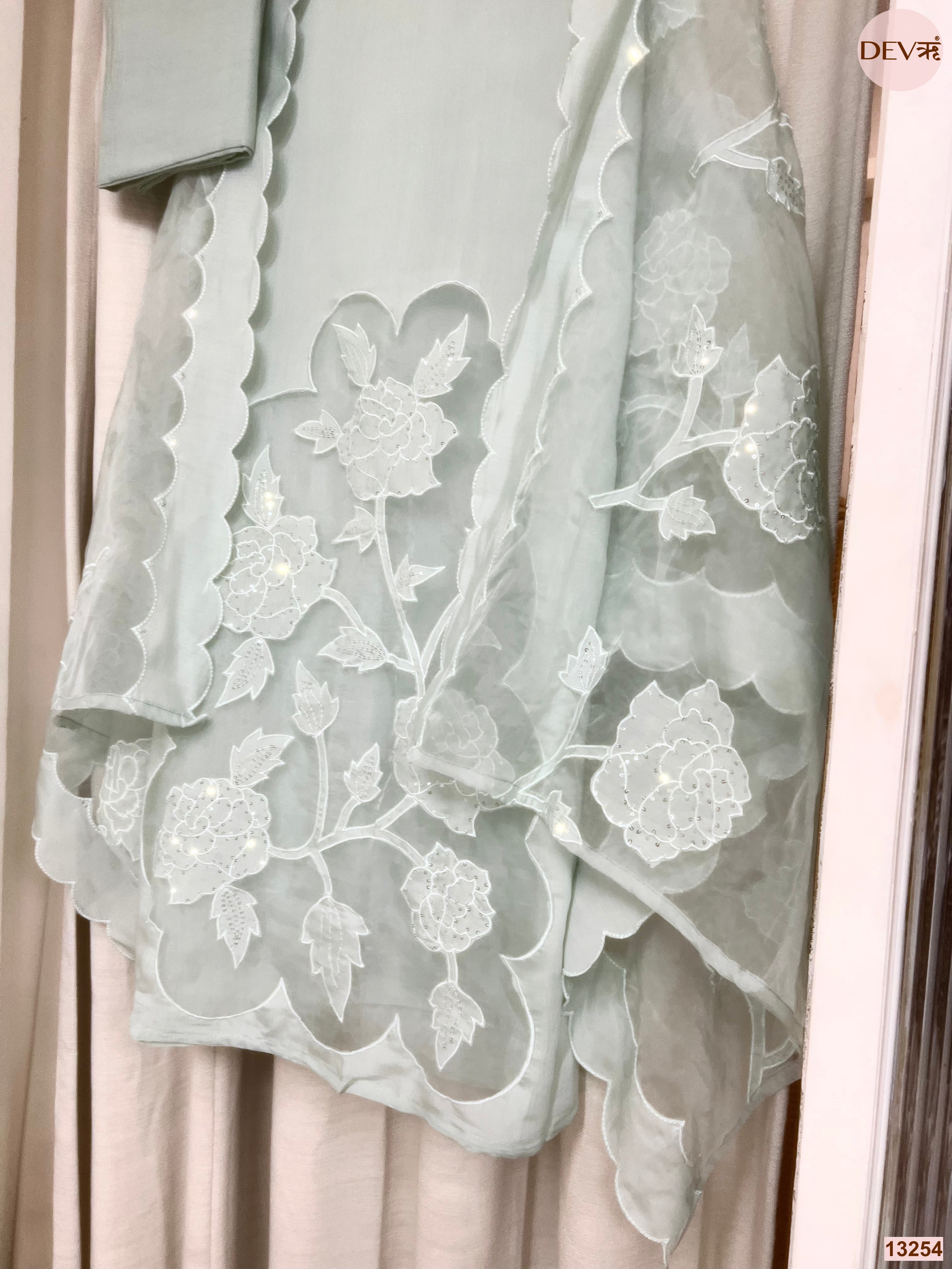 Mint Mul Chanderi Embroidered Unstitched 3-Piece Suit (Devri – D.No 13254)