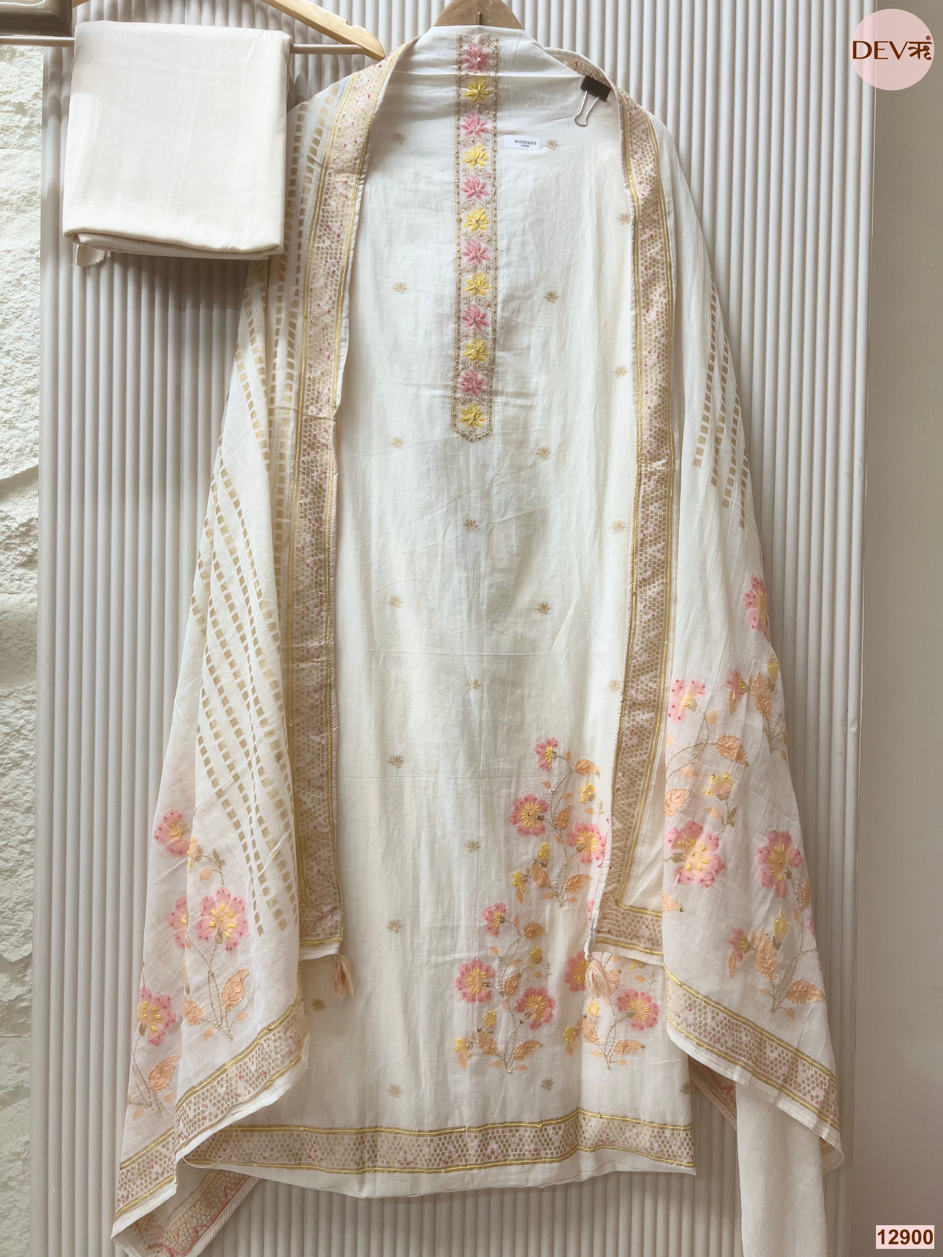 Off White Pure Jamdani Cotton Embroidered Unstitched 3-Piece Suit (Devri – D.No 12900)