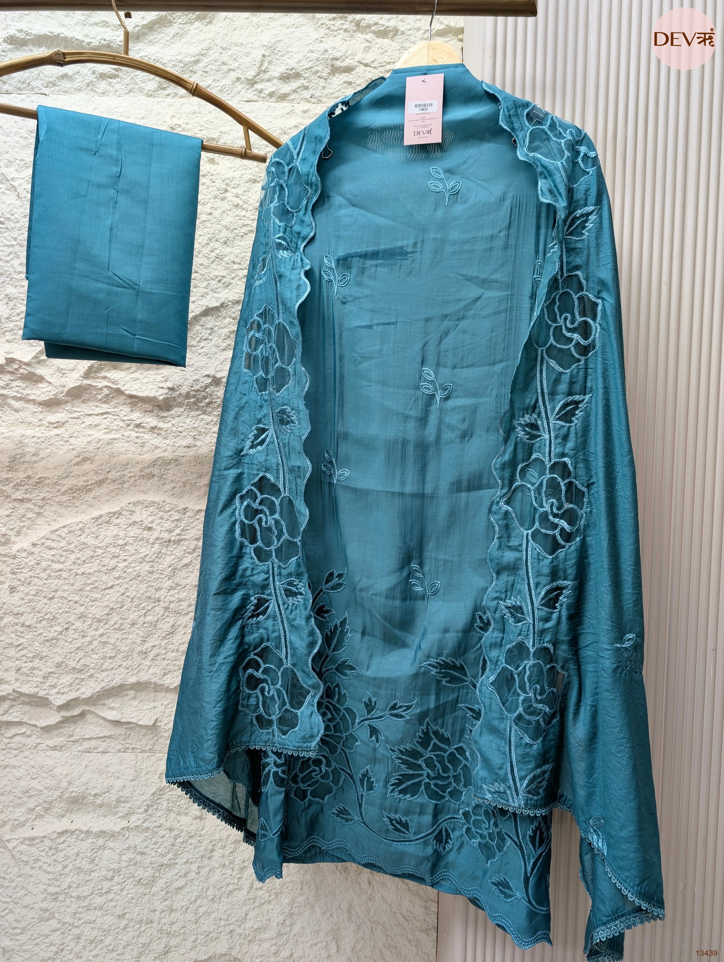 Teal Mul Chanderi Embroidered Unstitched 3-Piece Suit (Devri – D.No 13439)