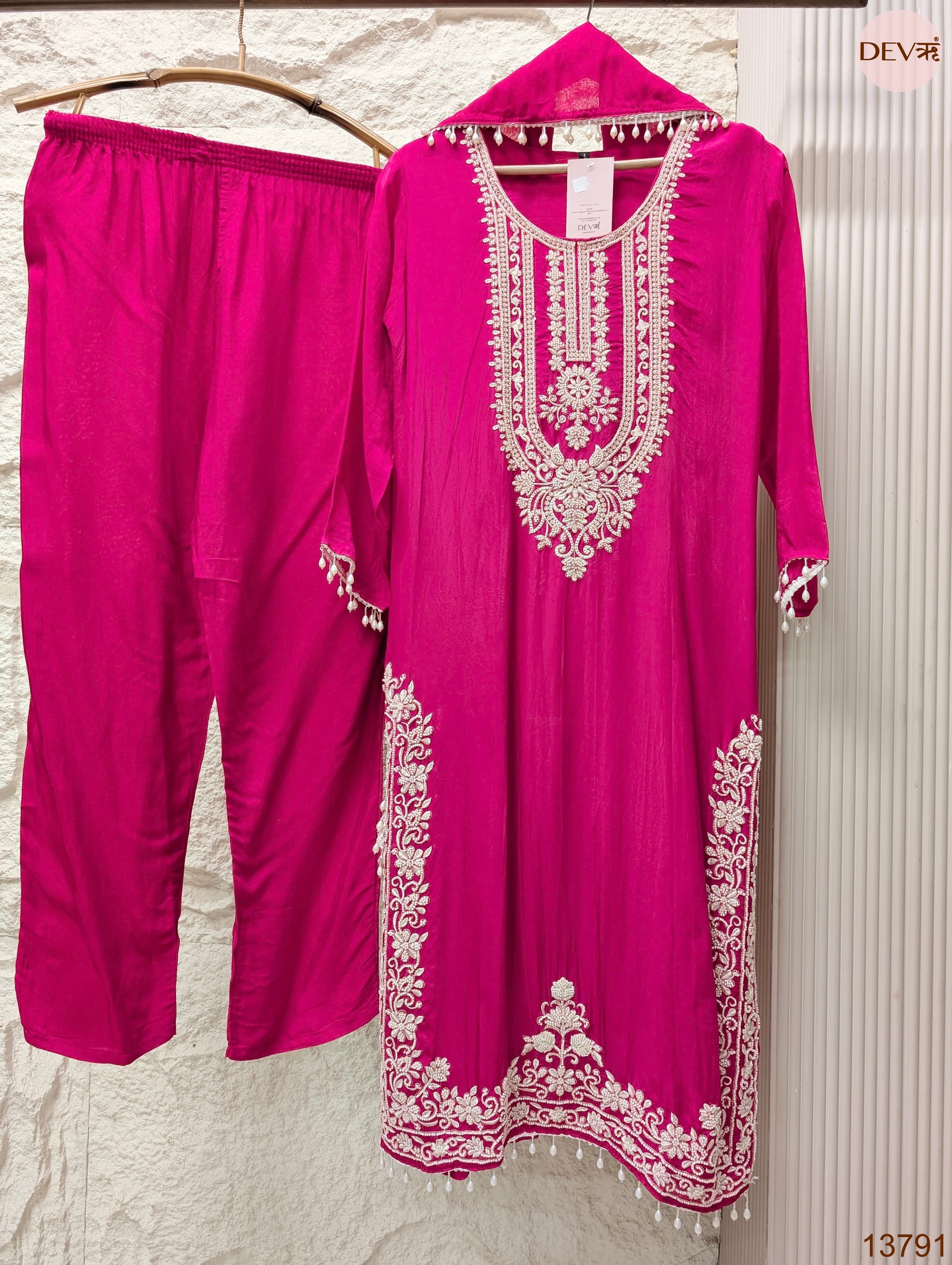 Gulnaar Pure organza silk Embroidered Fuchsia 3-Piece Set (Devri – D.No 13791)