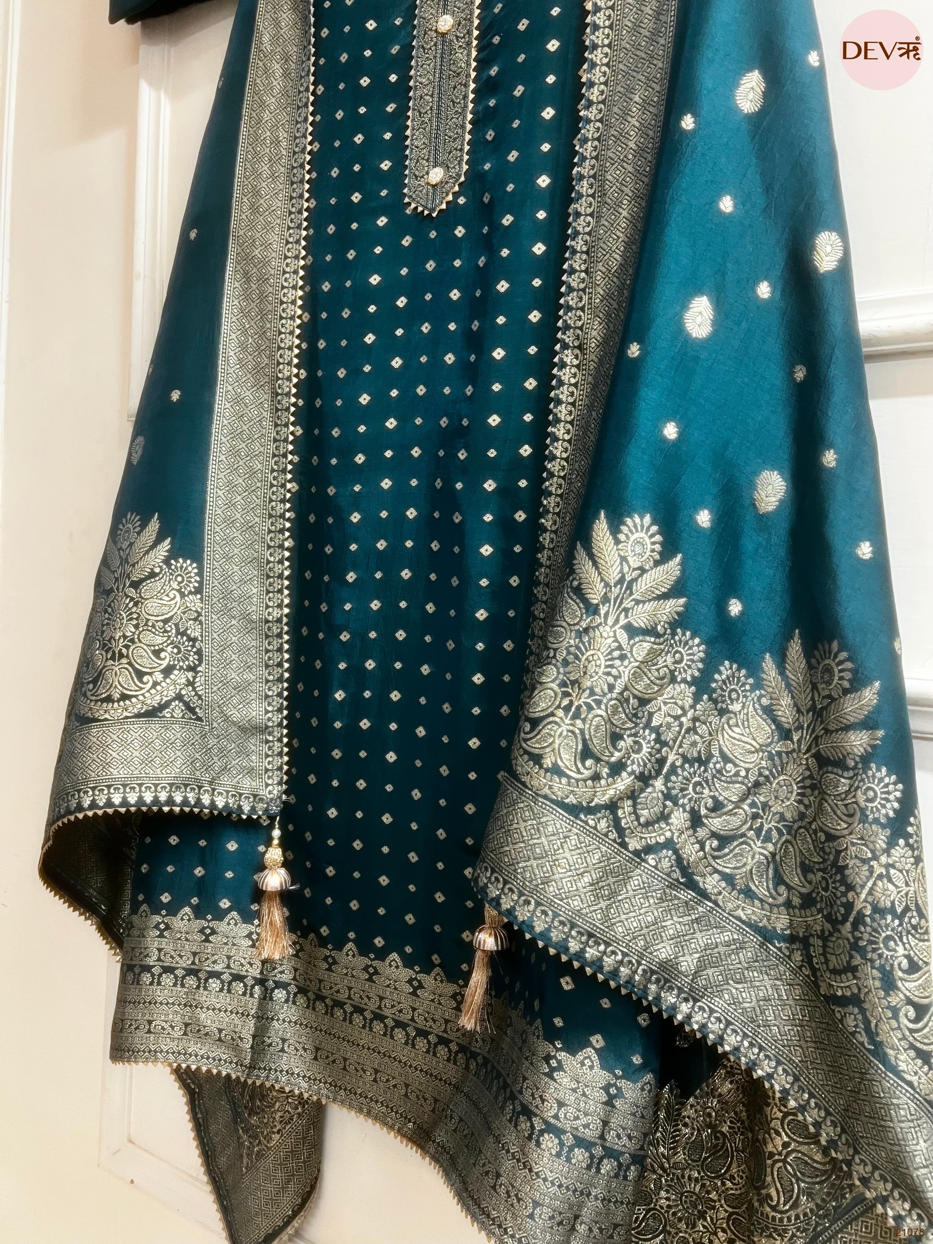 Teal Pure viscose dola silk Printed Unstitched 3-Piece Suit (Devri – D.No 21078)
