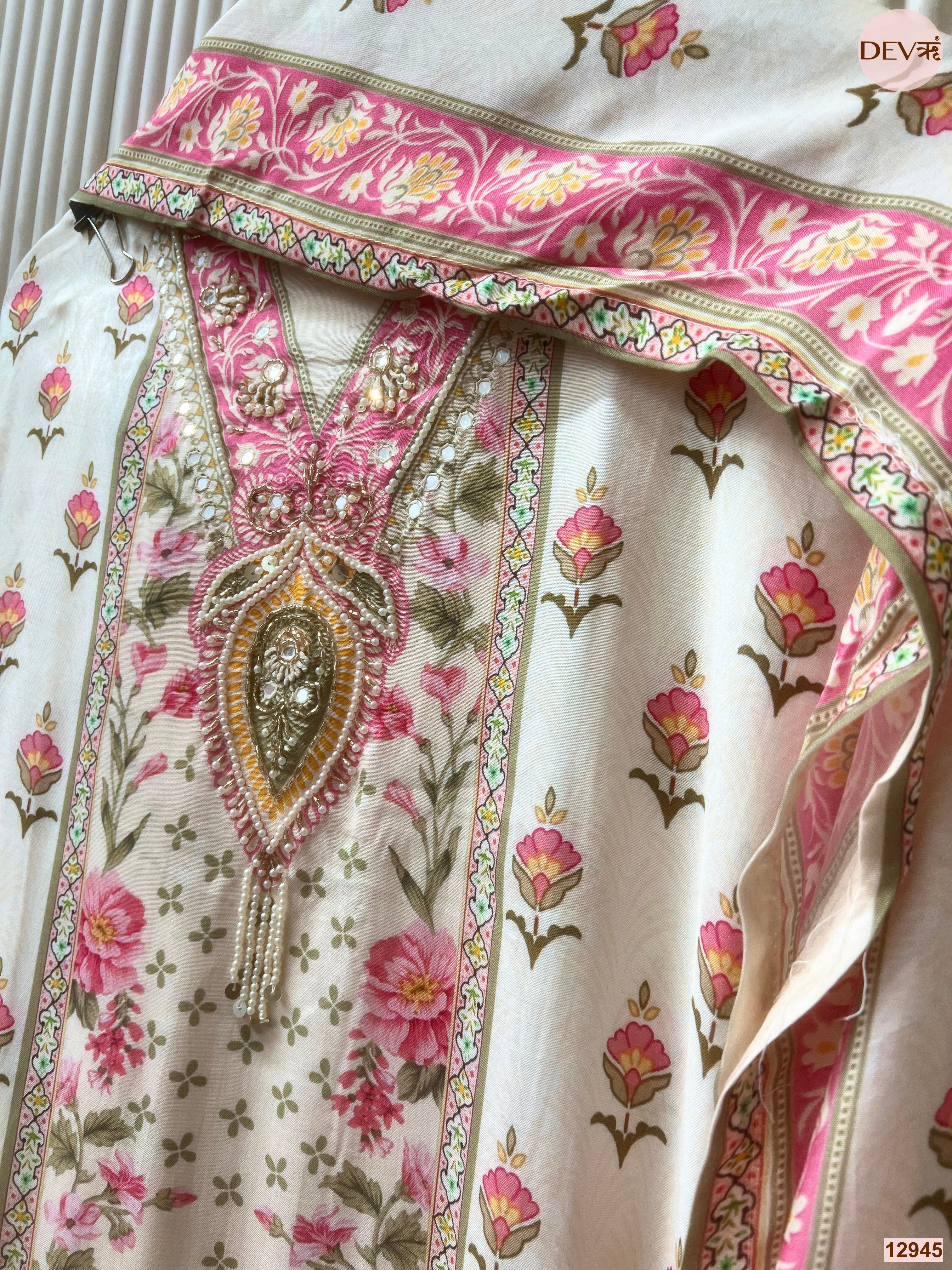 White Muslin Printed Unstitched 3-Piece Suit (Devri – D.No 12945)