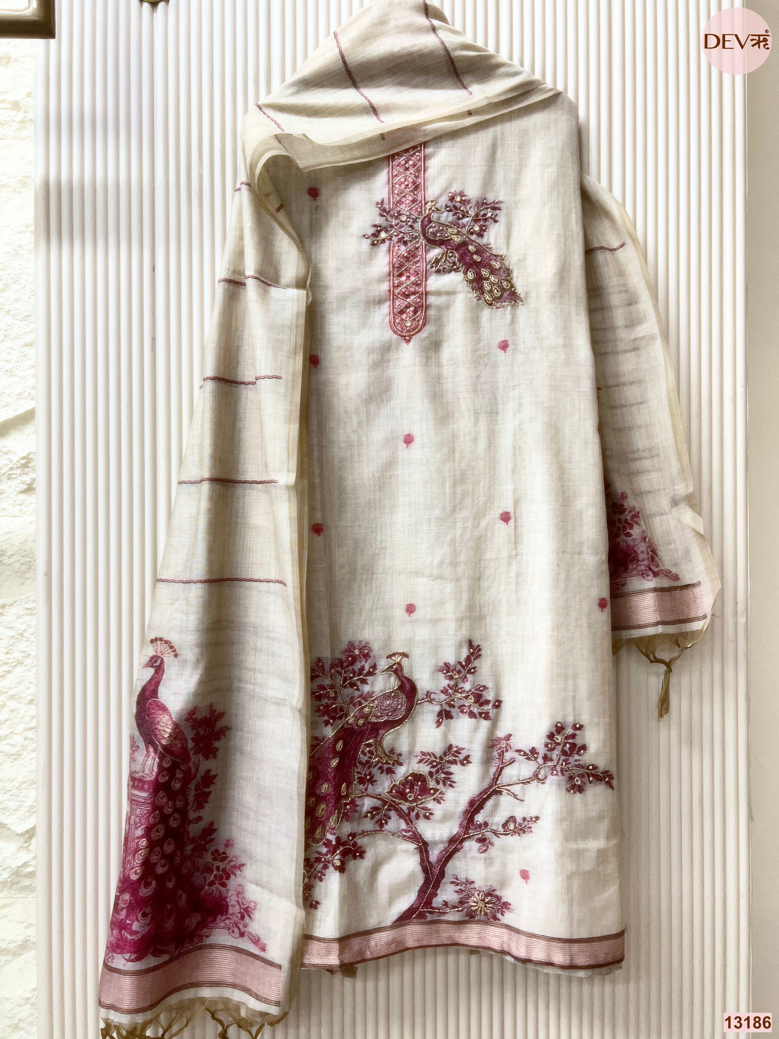 Off White Mul Chanderi Printed Unstitched 3-Piece Suit (Devri – D.No 13186)