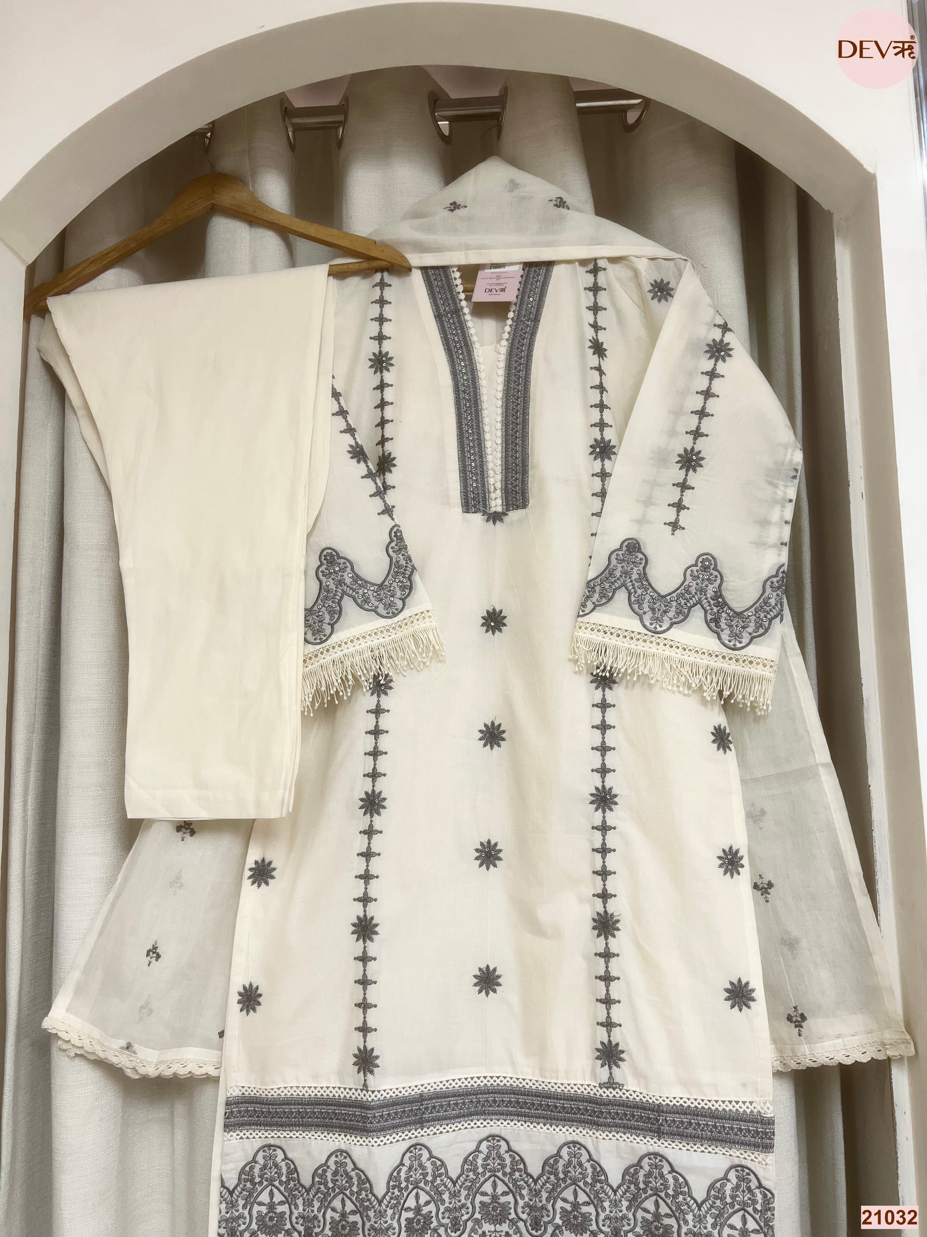 Zareen Cotton Embroidered Off-White 3-Piece Set (Devri – D.No 21032)