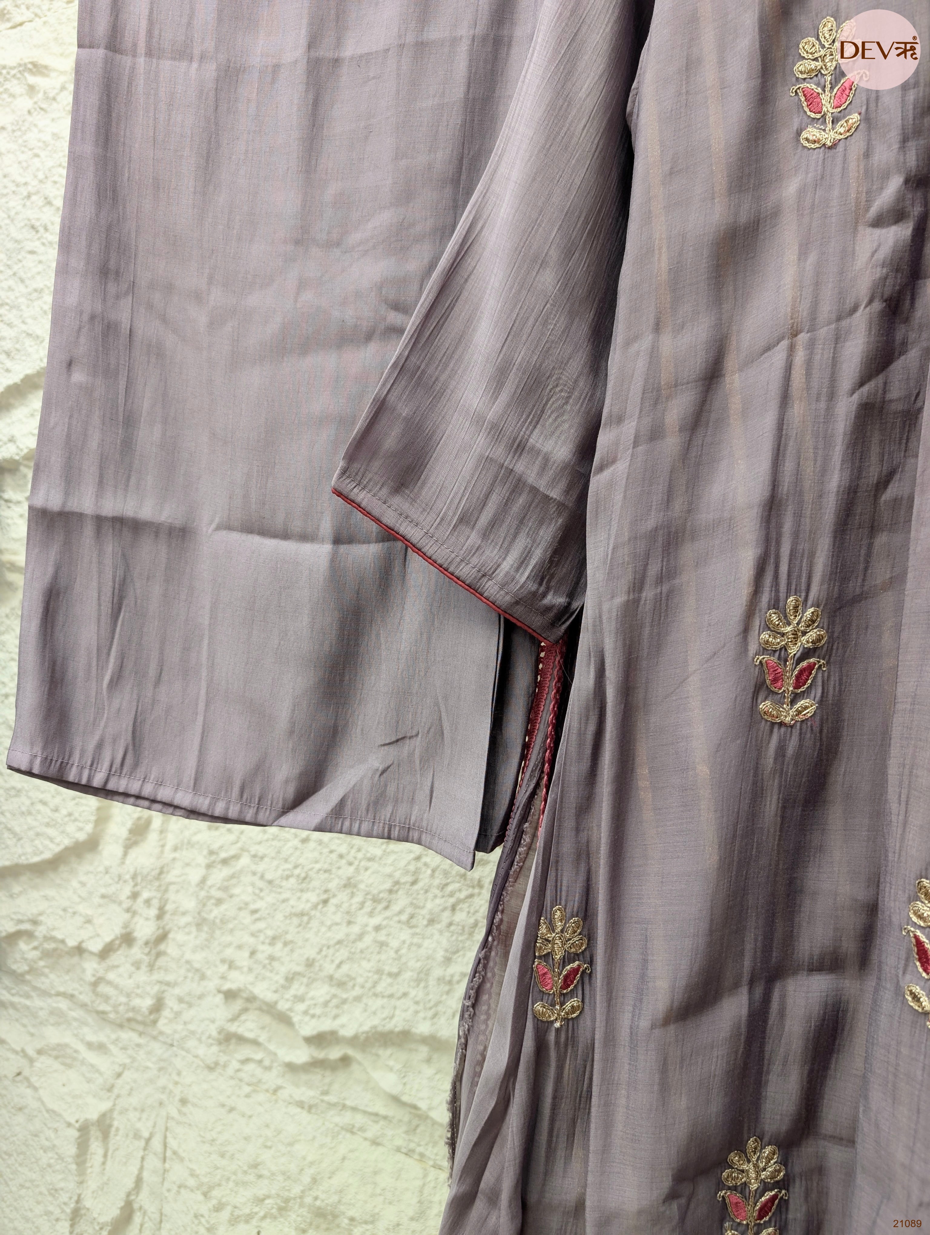 Gulnaar Mul chanderi Embroidered Mauve 3-Piece Set (Devri – D.No 21089)