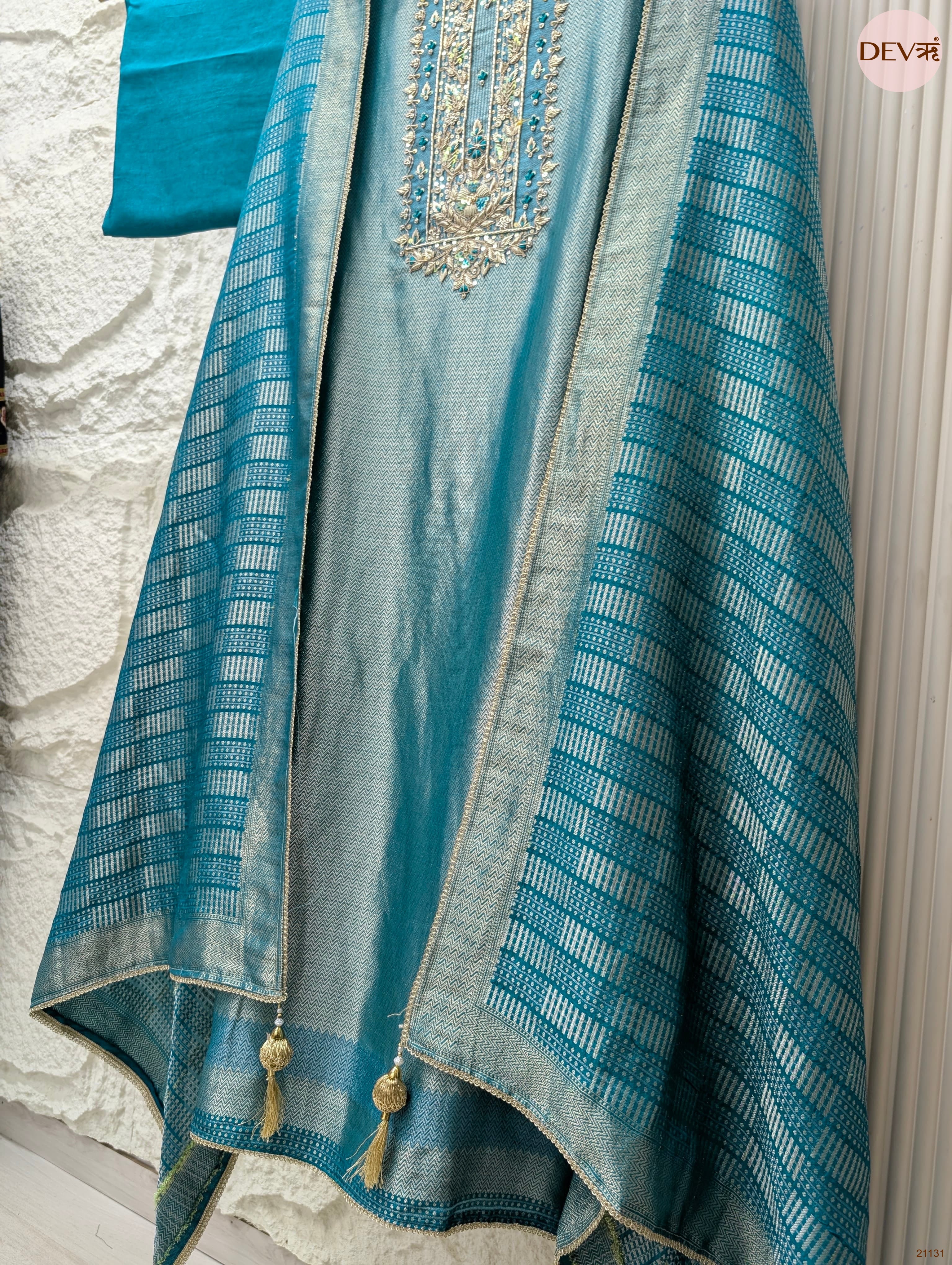 Teal Pure Giraffe Banarasi Silk Embroidered Unstitched 3-Piece Suit (Devri – D.No 21131)