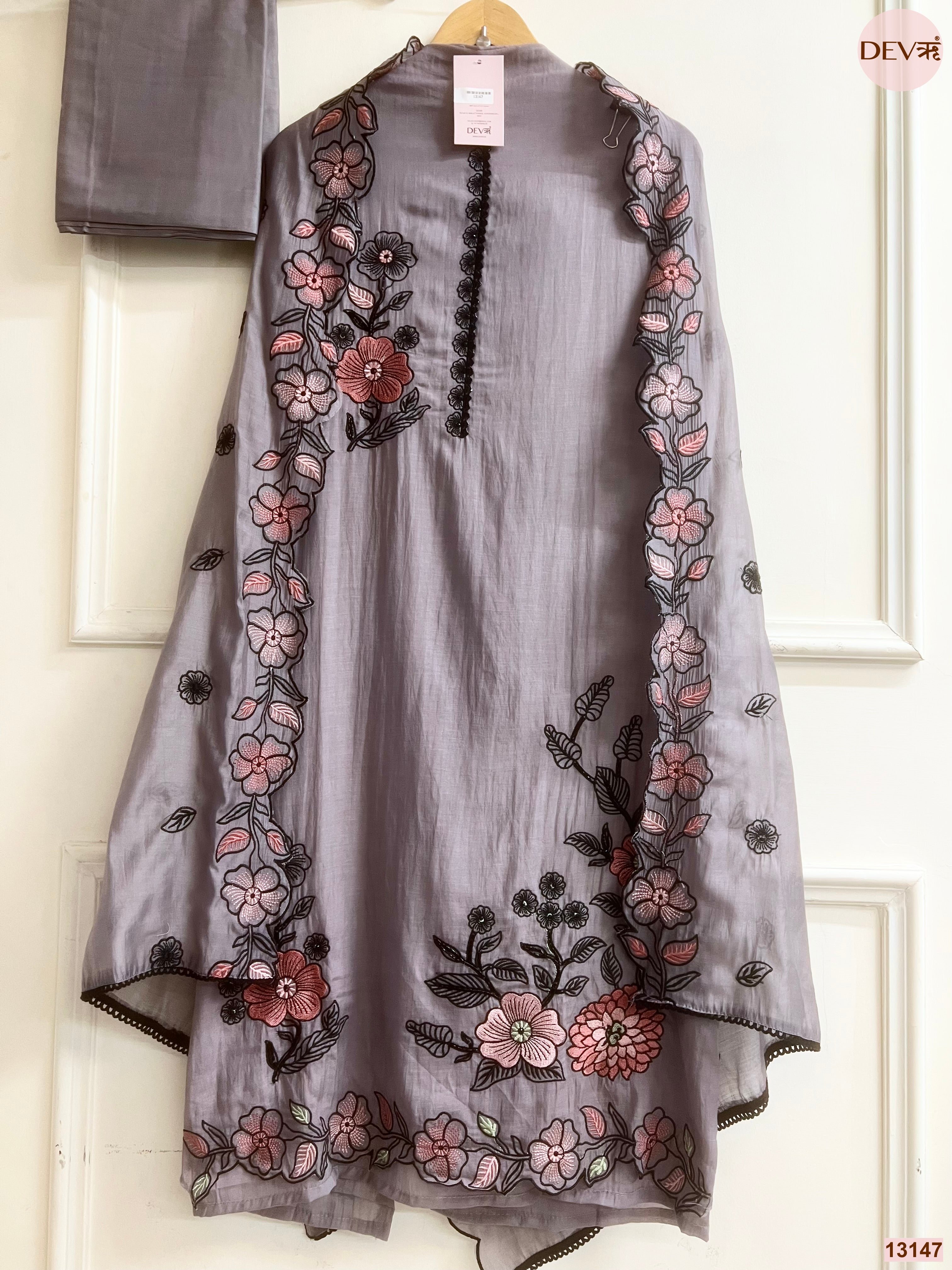 Grey Mul Chanderi Embroidered Unstitched 3-Piece Suit (Devri – D.No 13147)