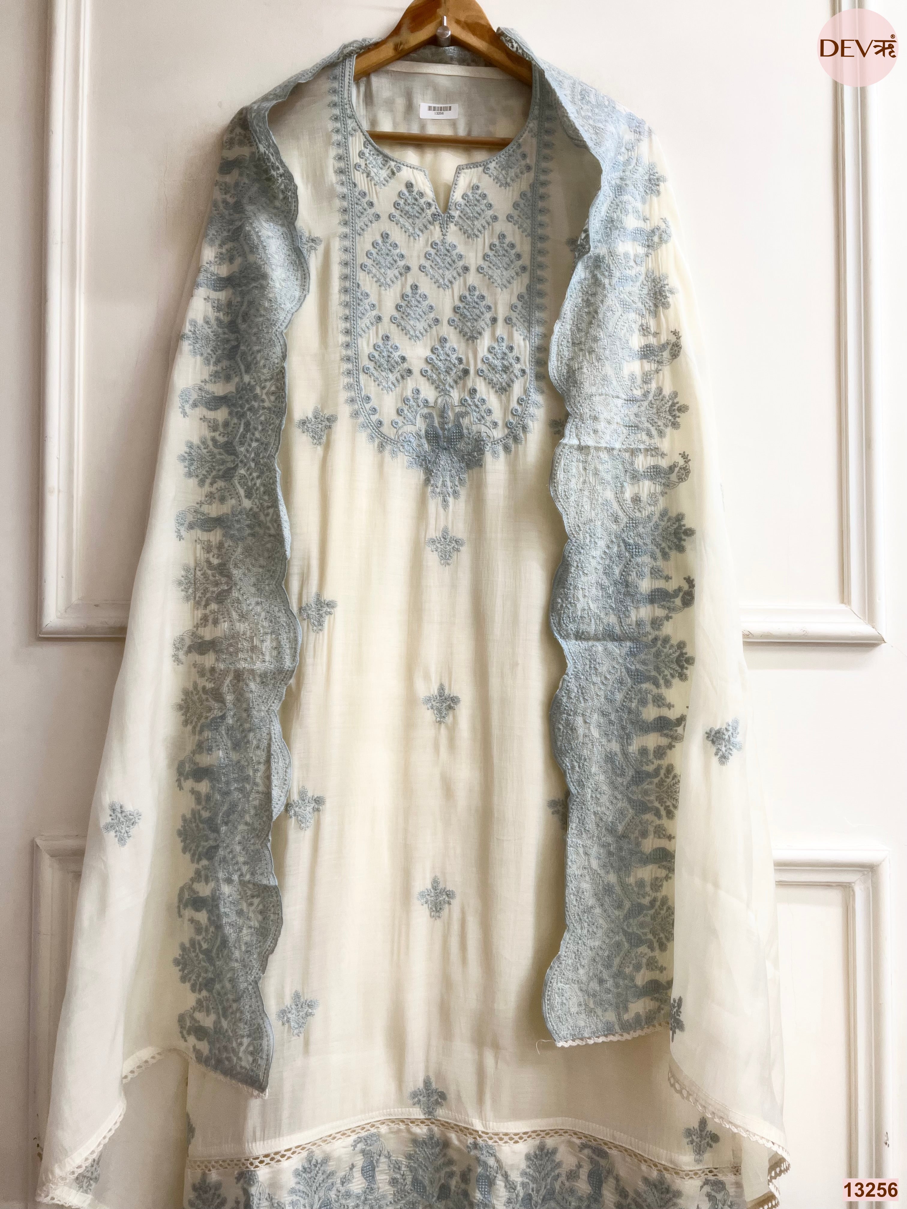 Off White Mul Cotton Embroidered Unstitched 3-Piece Suit (Devri – D.No 13256)