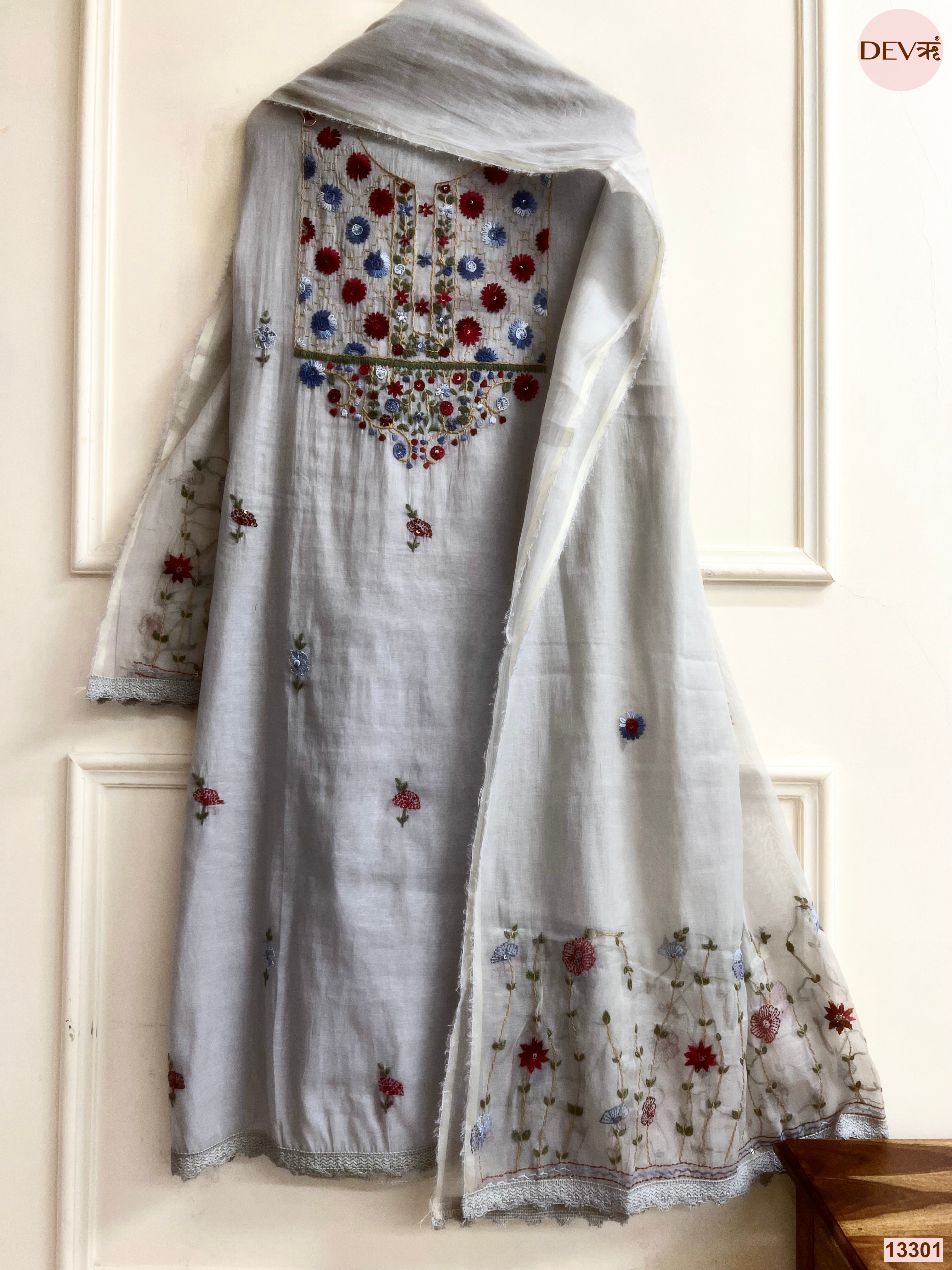 Grey Mul Chanderi Embroidered Unstitched 3-Piece Suit (Devri – D.No 13301)