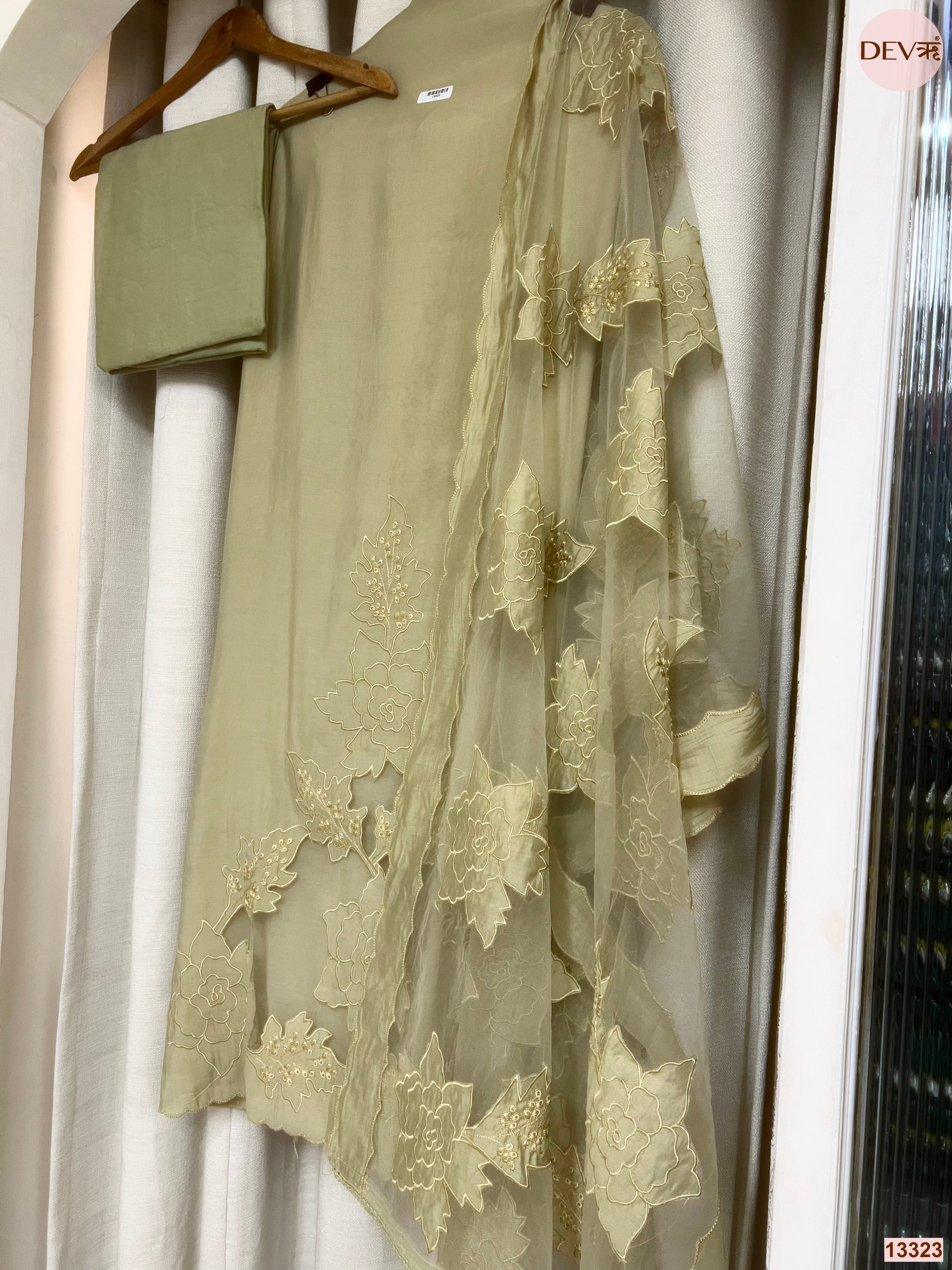 Green Mul Chanderi Embroidered Unstitched 3-Piece Suit (Devri – D.No 13323)
