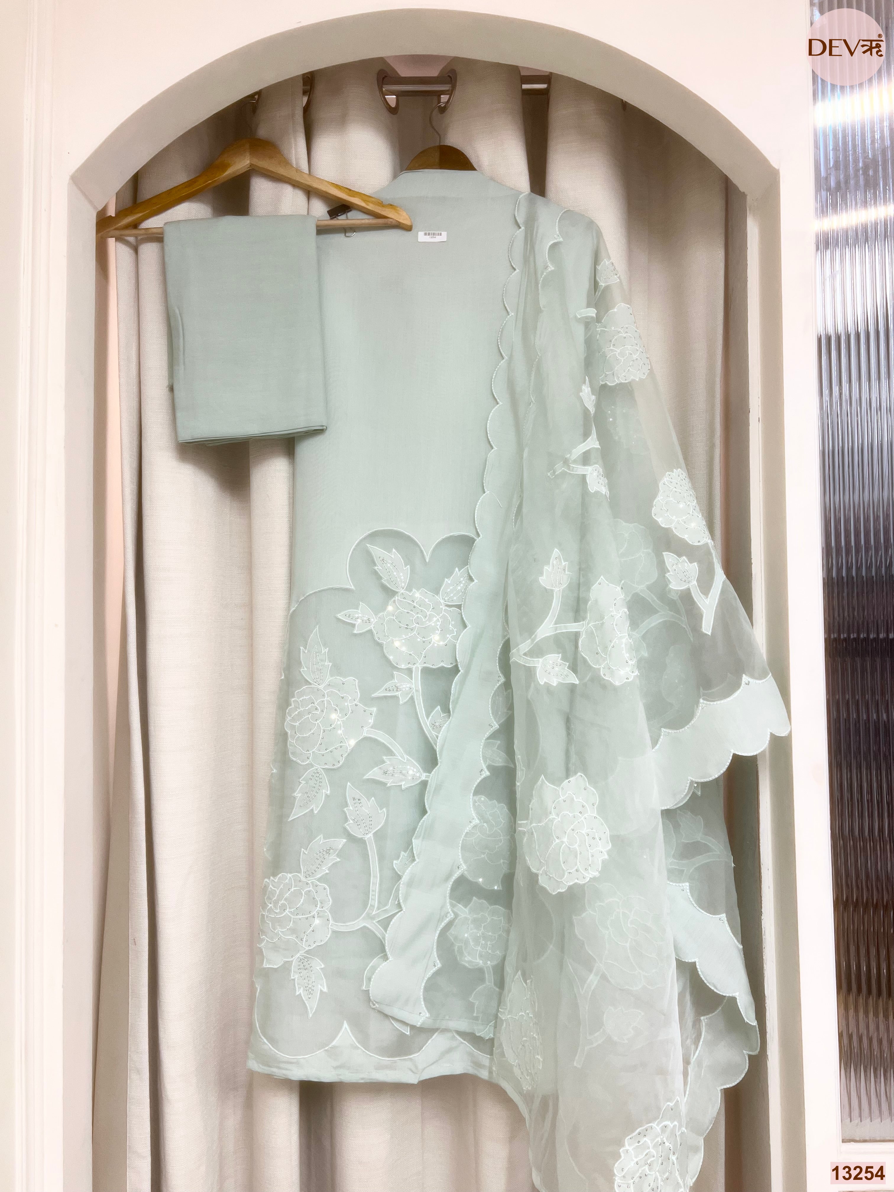 Mint Mul Chanderi Embroidered Unstitched 3-Piece Suit (Devri – D.No 13254)