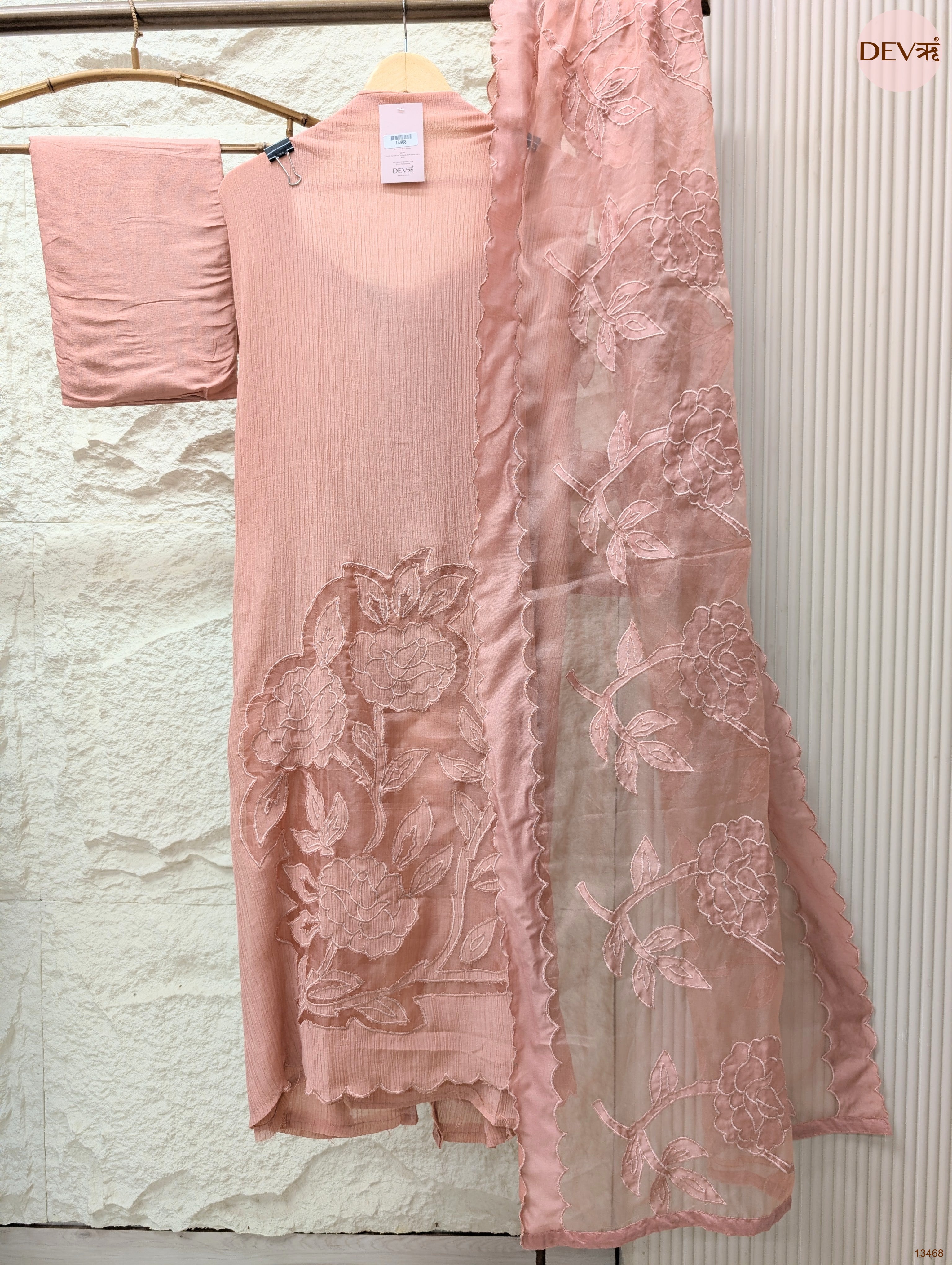 Pink Mul Crush Embroidered Unstitched 3-Piece Suit (Devri – D.No 13468)