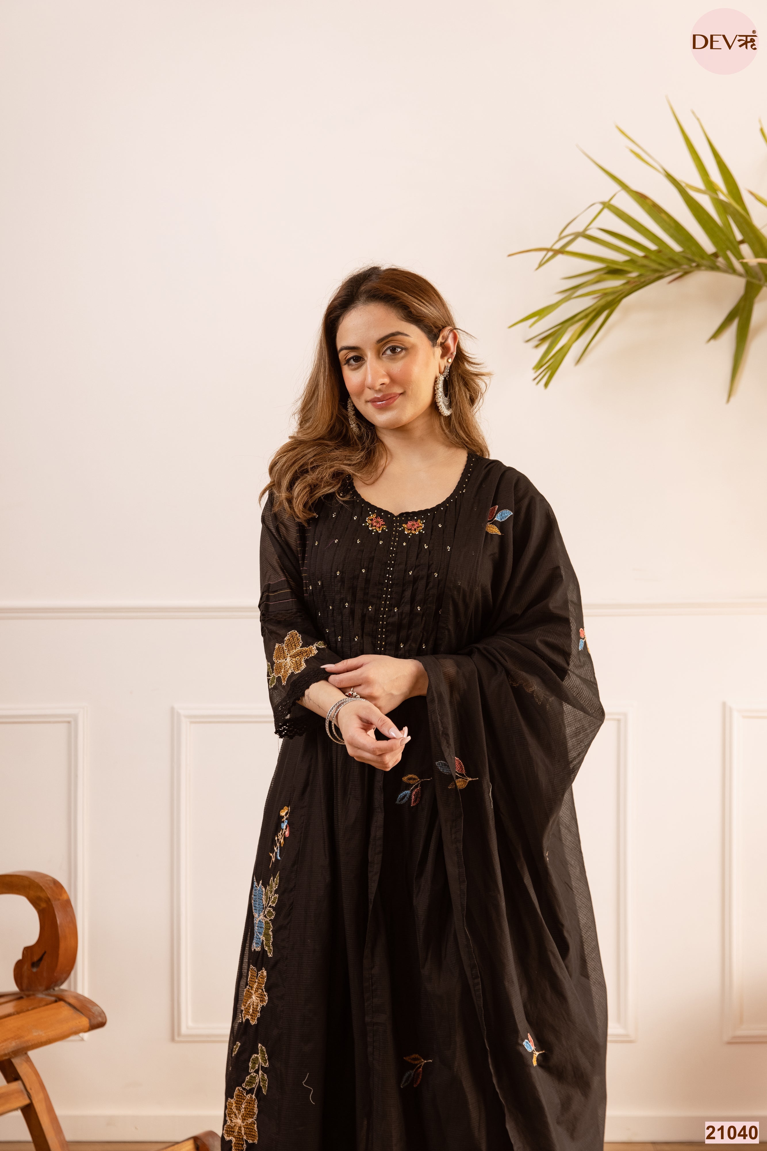 Zareen Net Chanderi Embroidered Black 3-Piece Set (Devri – D.No 21040)