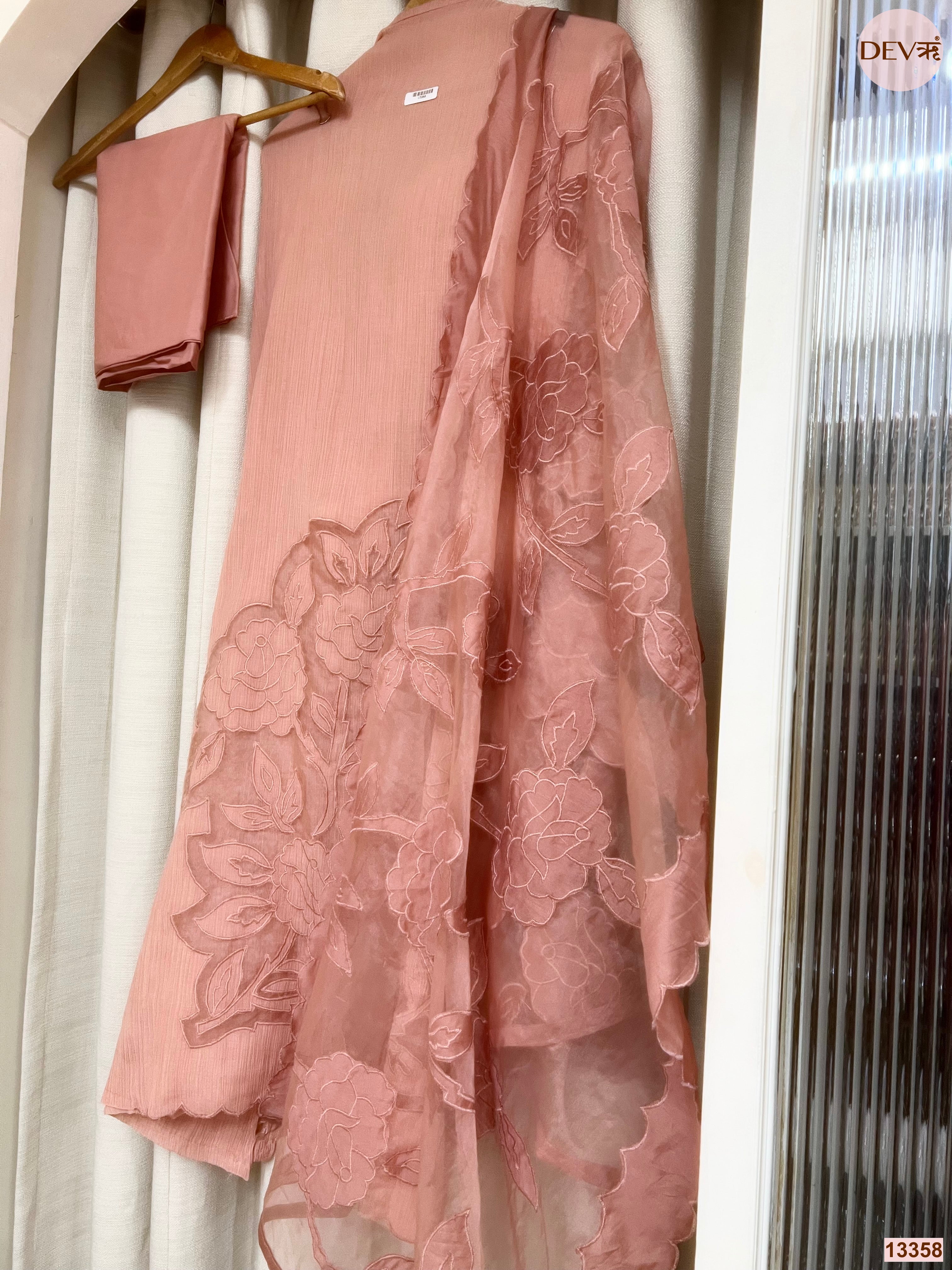 Peach Mul Chanderi Embroidered Unstitched 3-Piece Suit (Devri – D.No 13358)