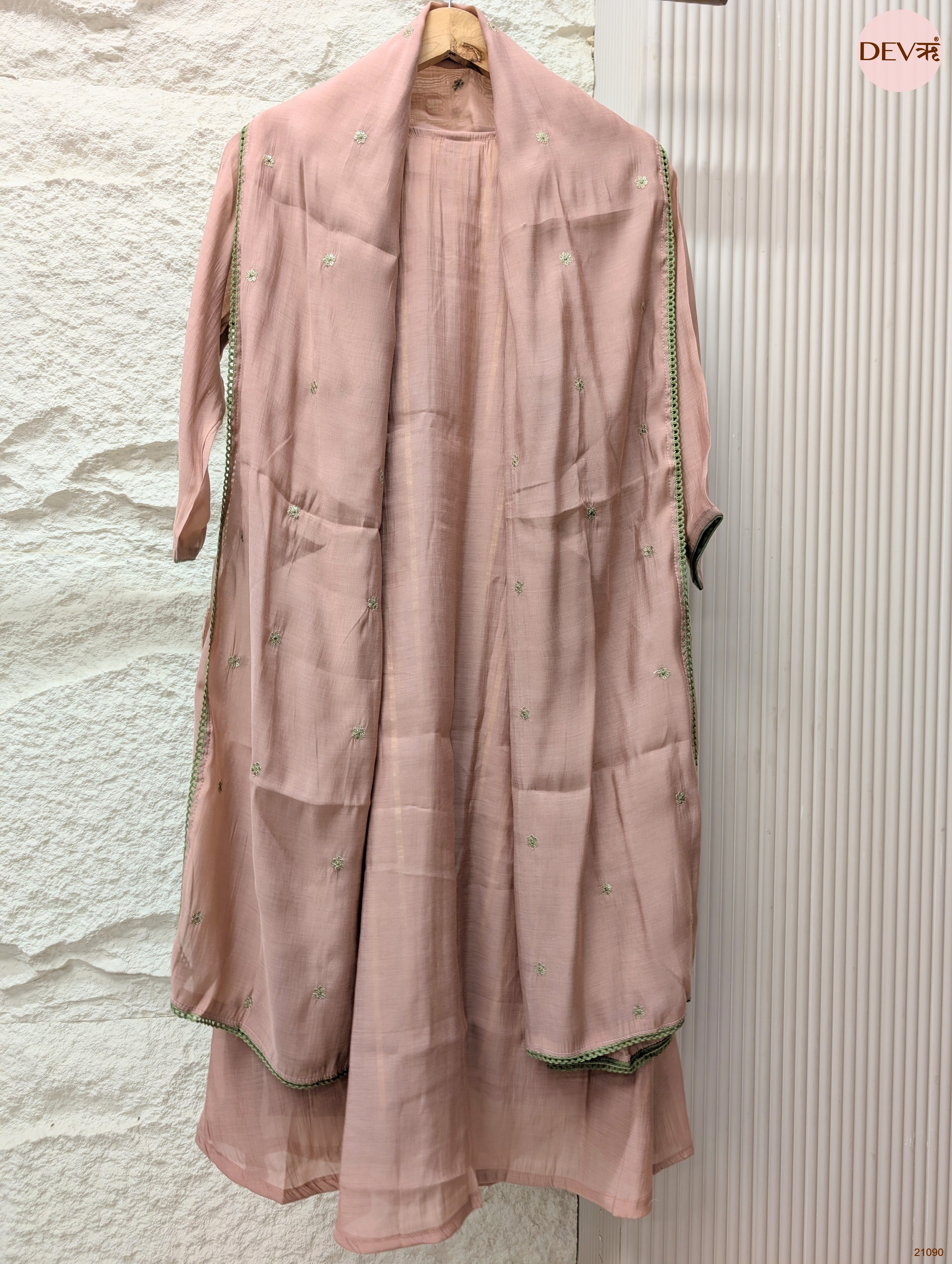 Gulnaar Mul chanderi Embroidered Blush Pink 3-Piece Set (Devri – D.No 21090)