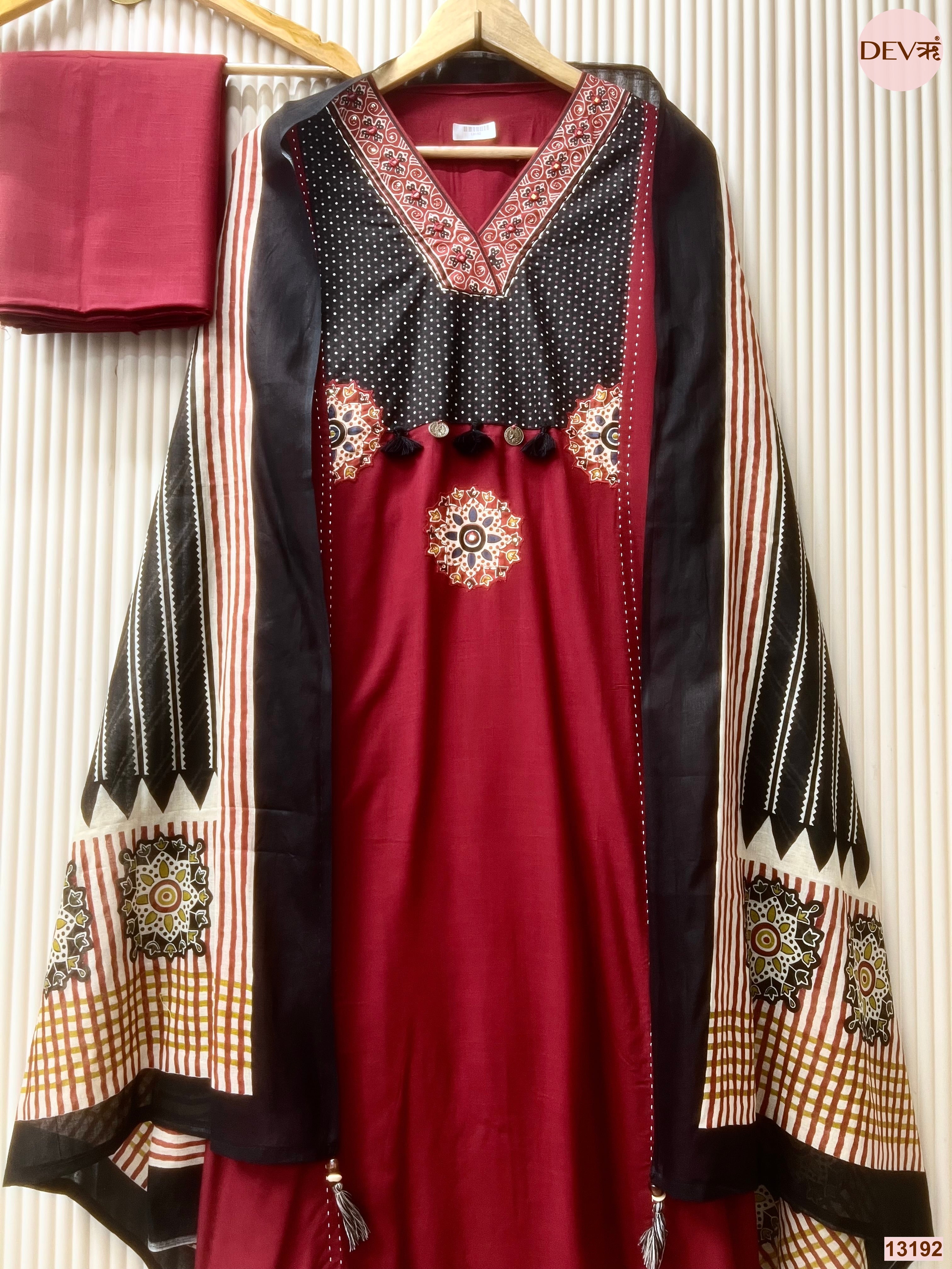 Maroon Slub Cotton Printed Unstitched 3-Piece Suit (Devri – D.No 13192)