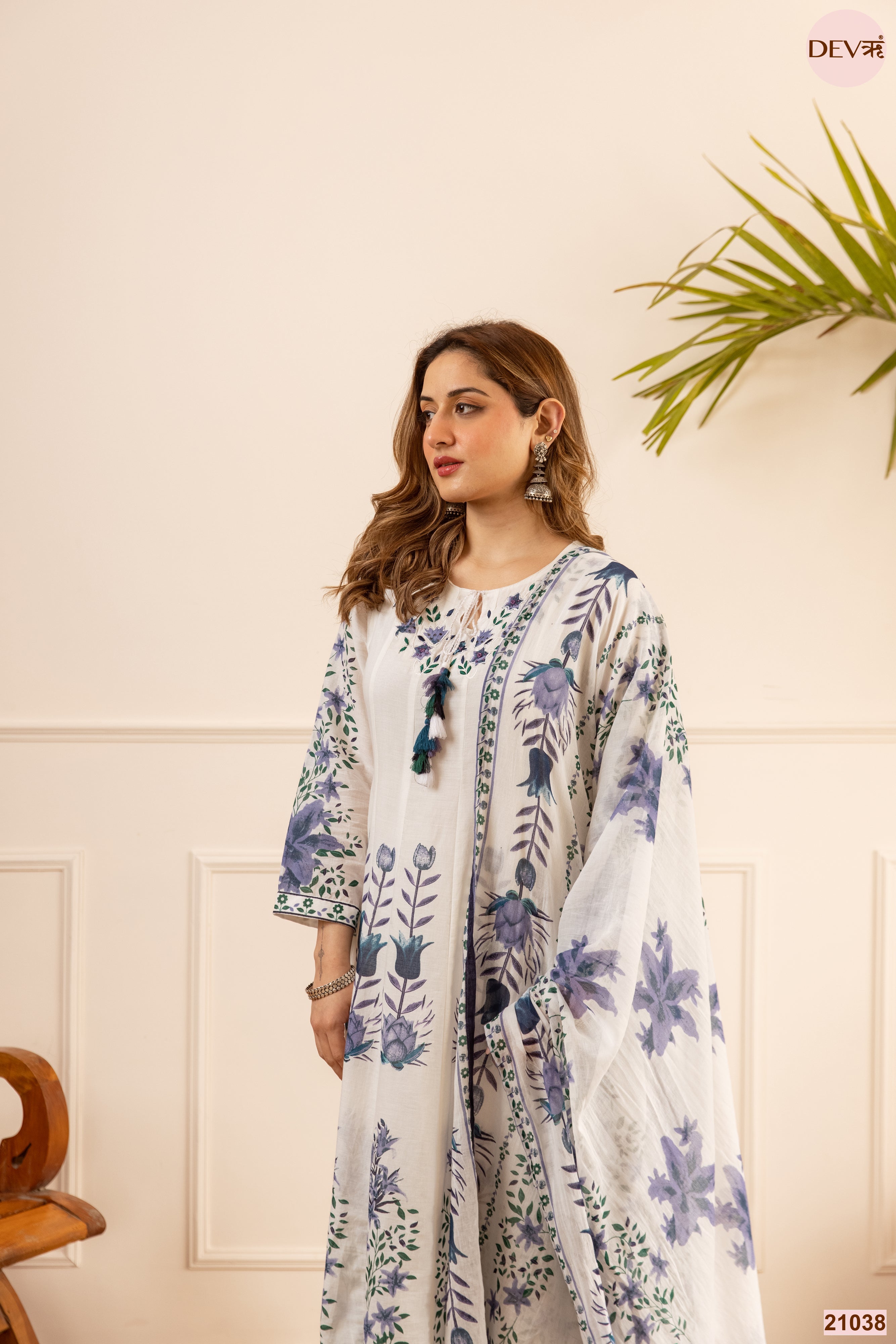Gulnaar Mul Cotton Printed White 3-Piece Set (Devri – D.No 21038)