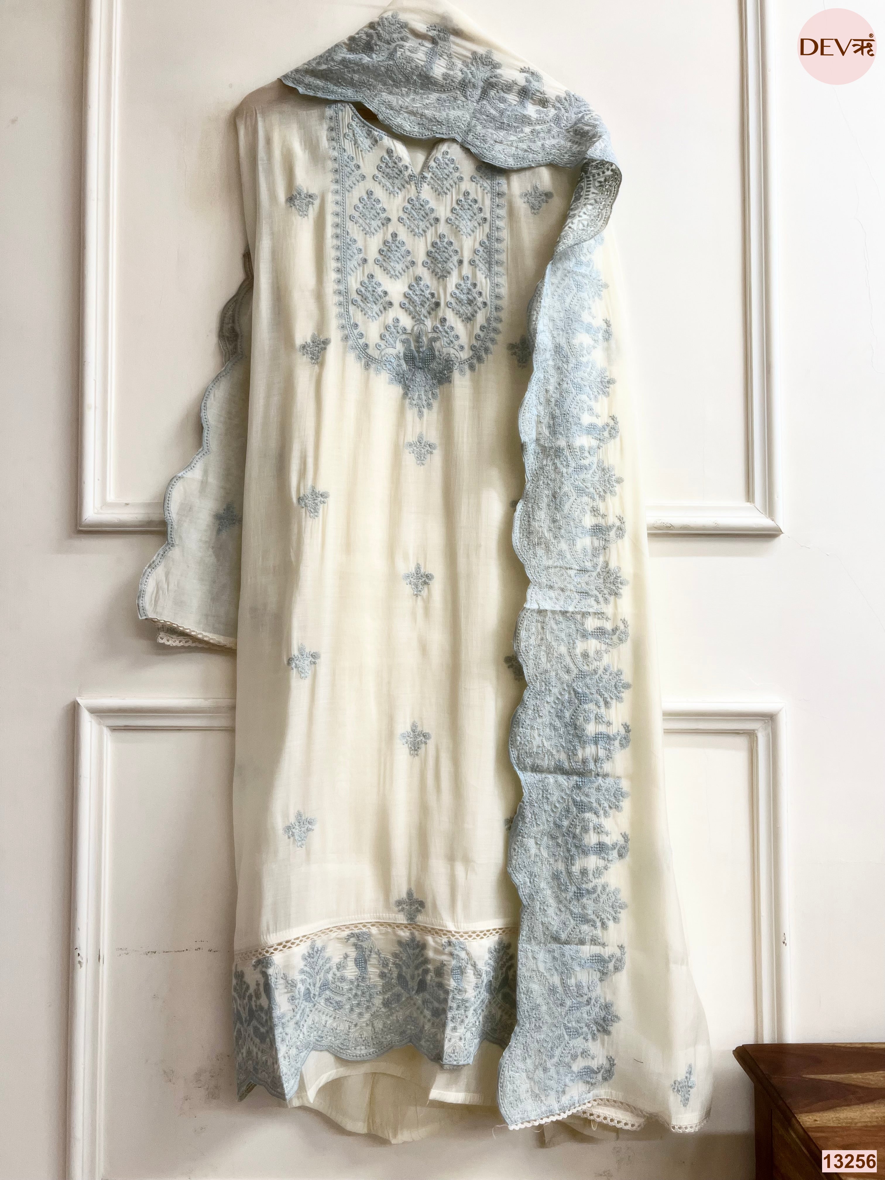 Off White Mul Cotton Embroidered Unstitched 3-Piece Suit (Devri – D.No 13256)