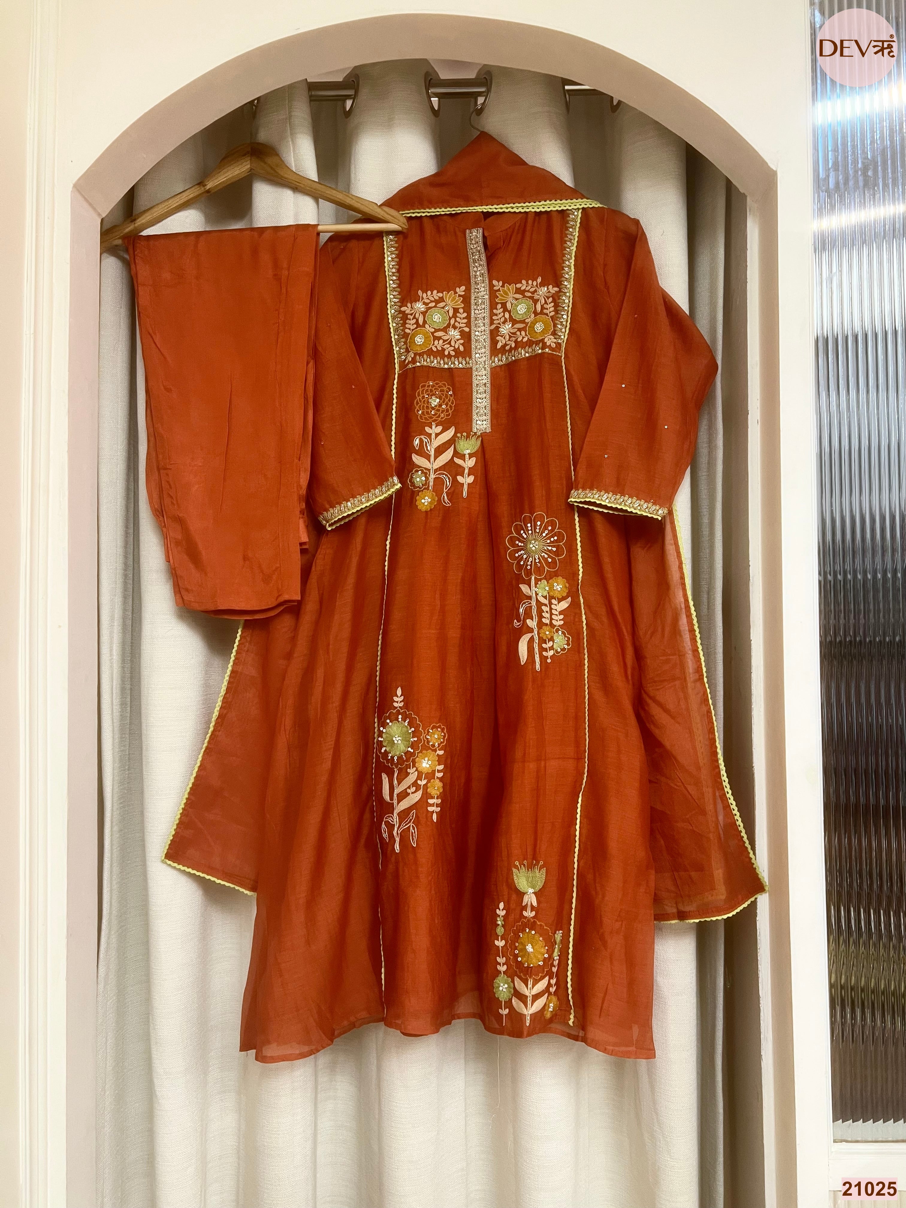 Gulnaar Mul chanderi Embroidered Rust 3-Piece Set (Devri – D.No 21025)