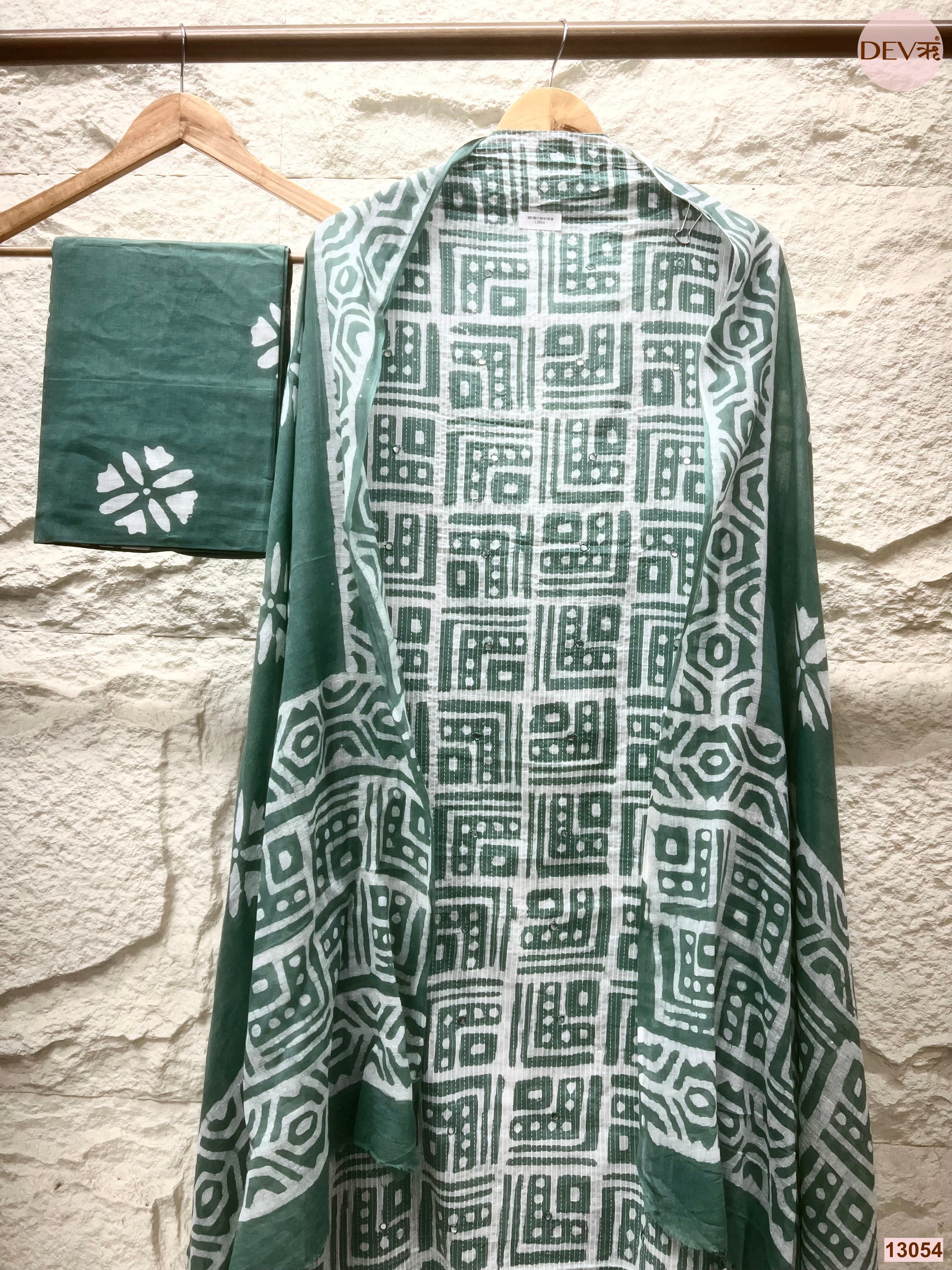Green Cotton Printed Unstitched 3-Piece Suit (Devri – D.No 13054)