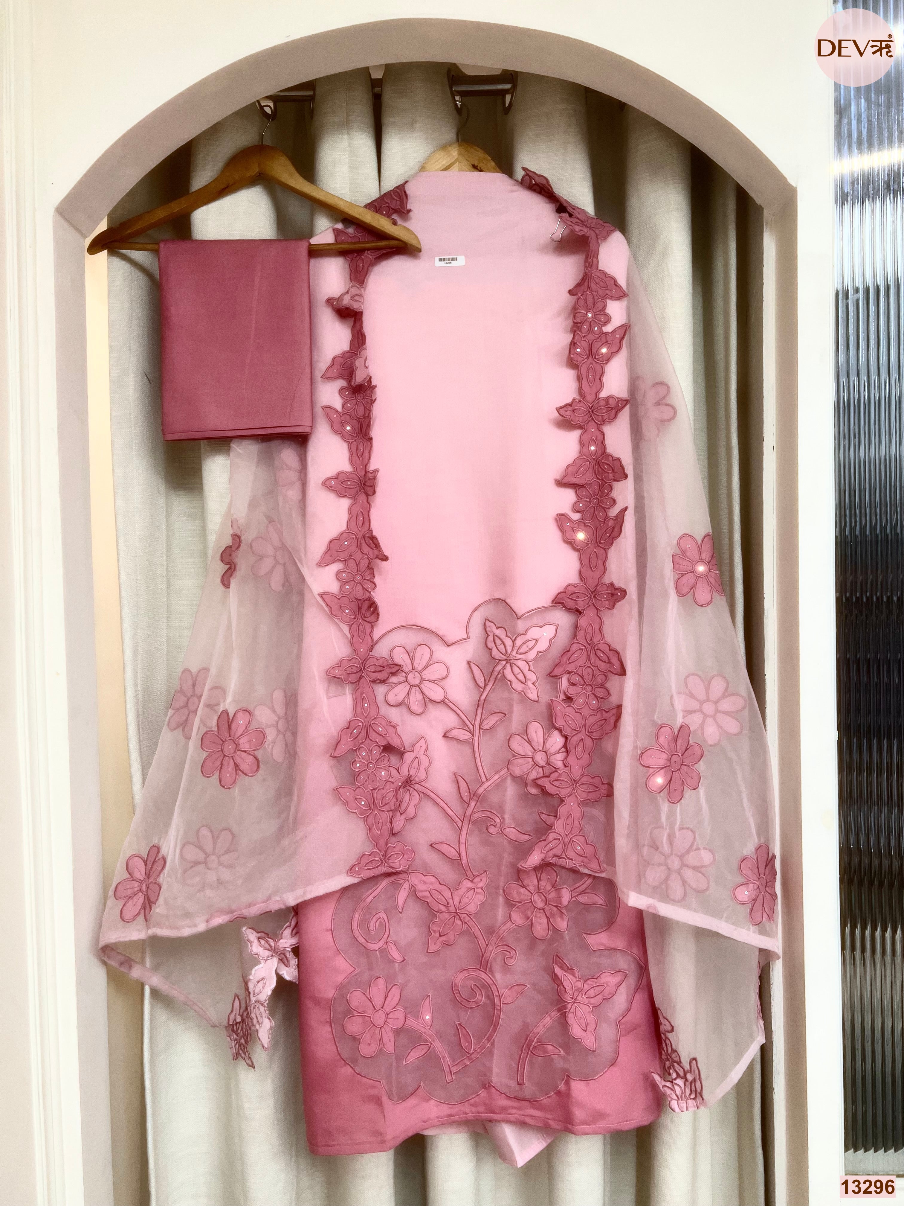 Pink Mul Chanderi Embroidered Unstitched 3-Piece Suit (Devri – D.No 13296)