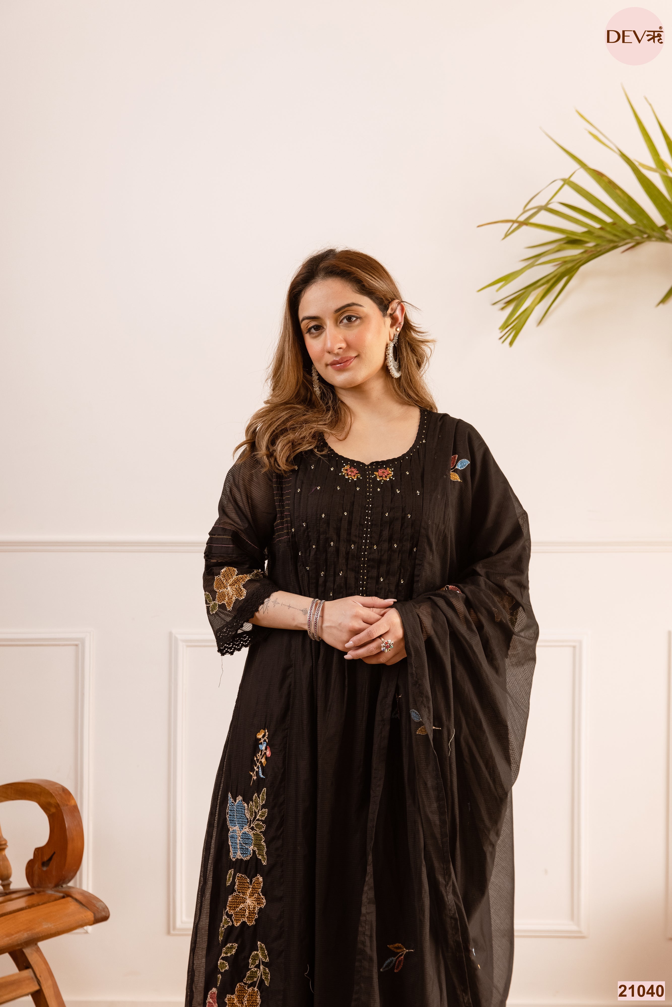 Zareen Net Chanderi Embroidered Black 3-Piece Set (Devri – D.No 21040)