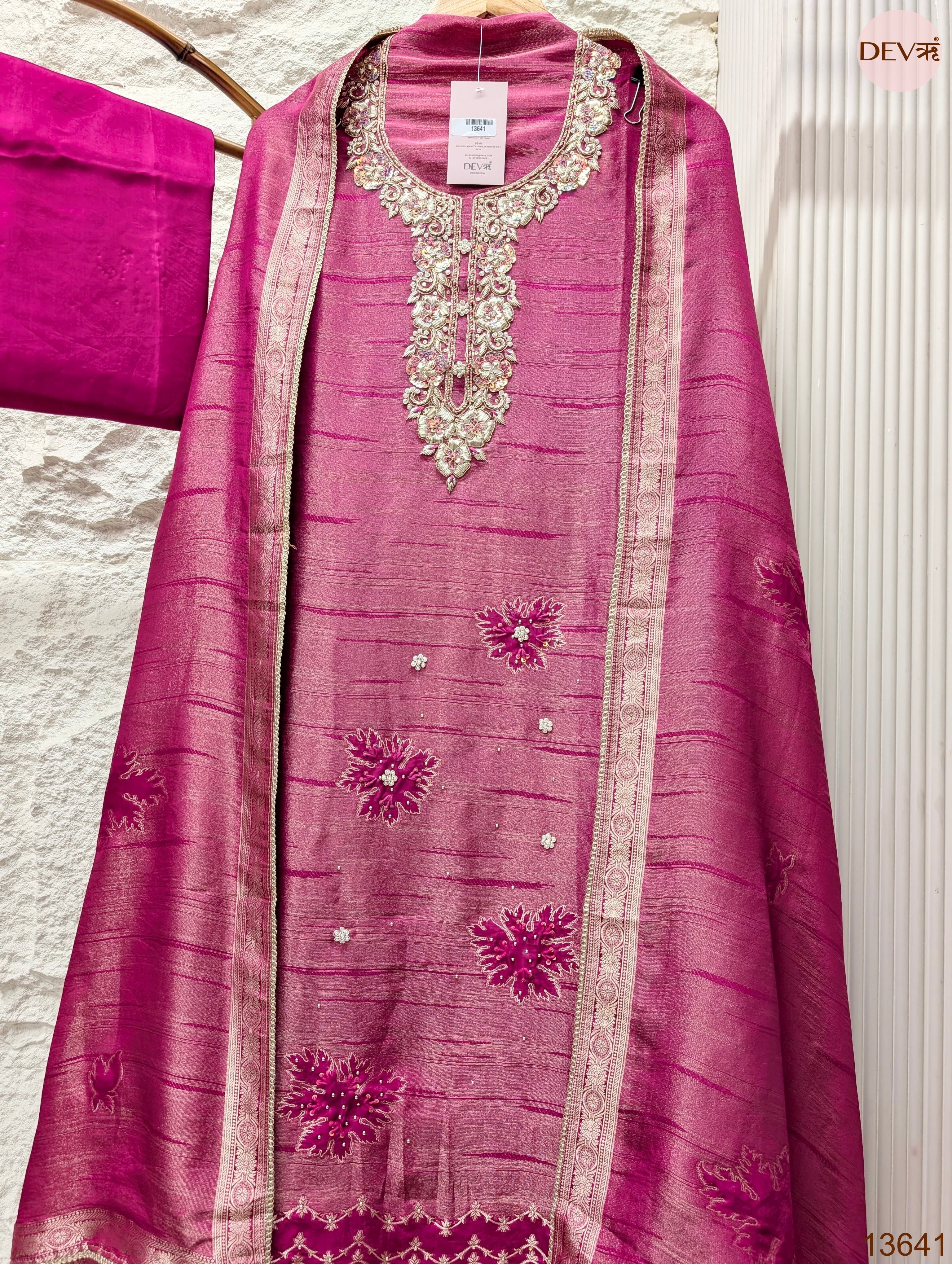 Pink Pure Giraffe Banarasi Silk Embroidered Unstitched 3-Piece Suit (Devri – D.No 13641)