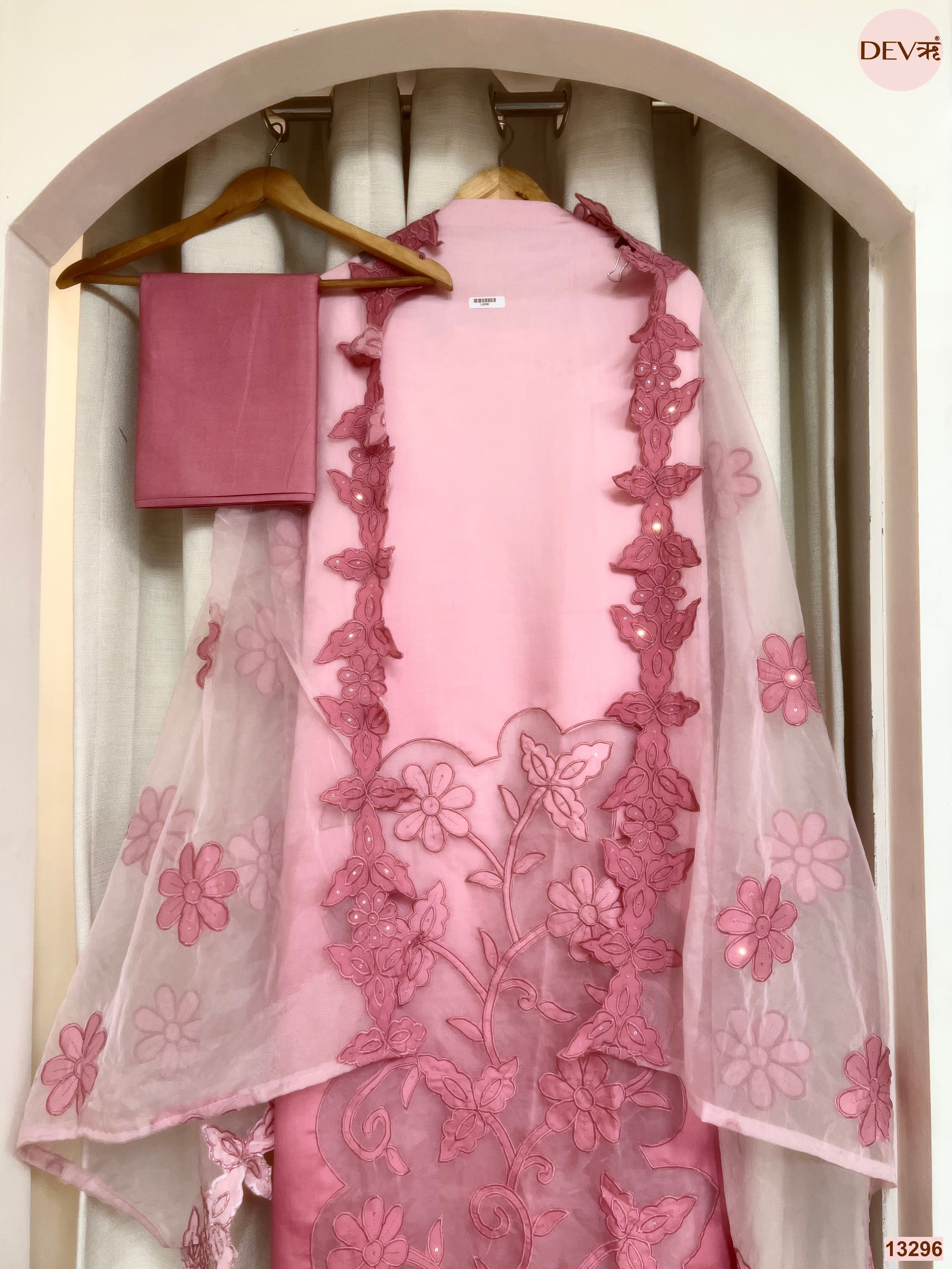 Pink Mul Chanderi Embroidered Unstitched 3-Piece Suit (Devri – D.No 13296)