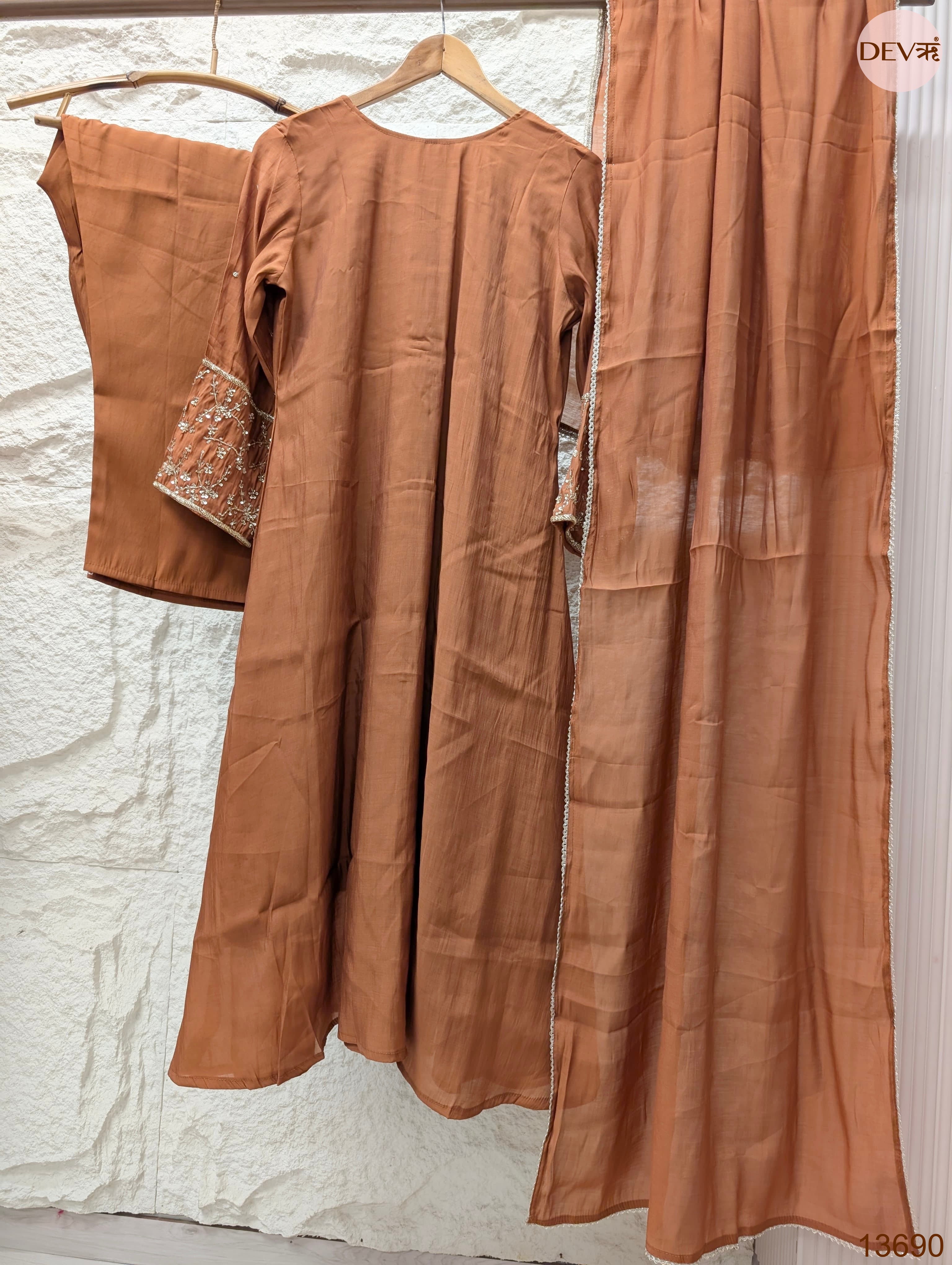 Zareen Mul chanderi Embroidered Brown 3-Piece Set (Devri – D.No 13690)