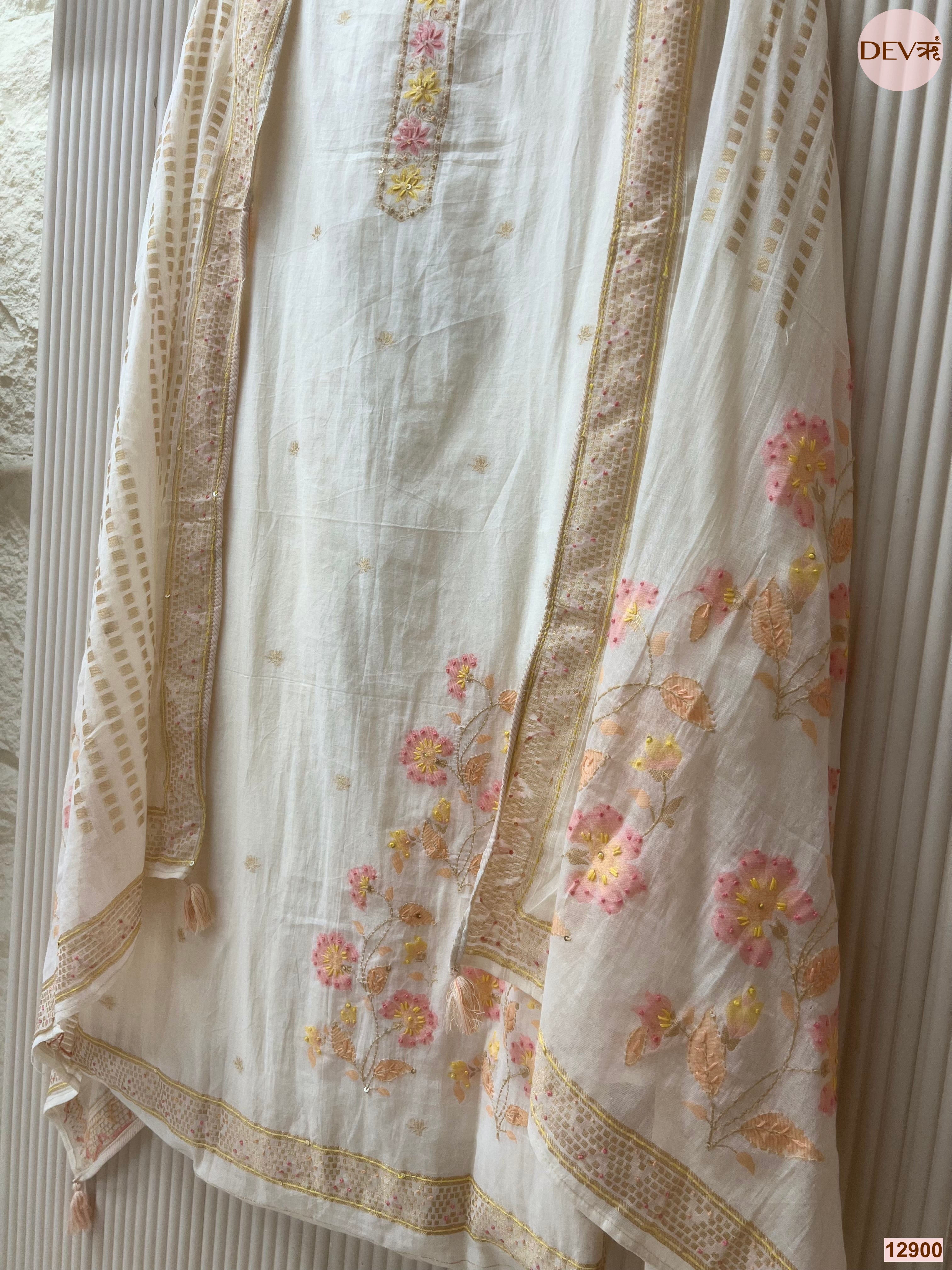 Off White Pure Jamdani Cotton Embroidered Unstitched 3-Piece Suit (Devri – D.No 12900)
