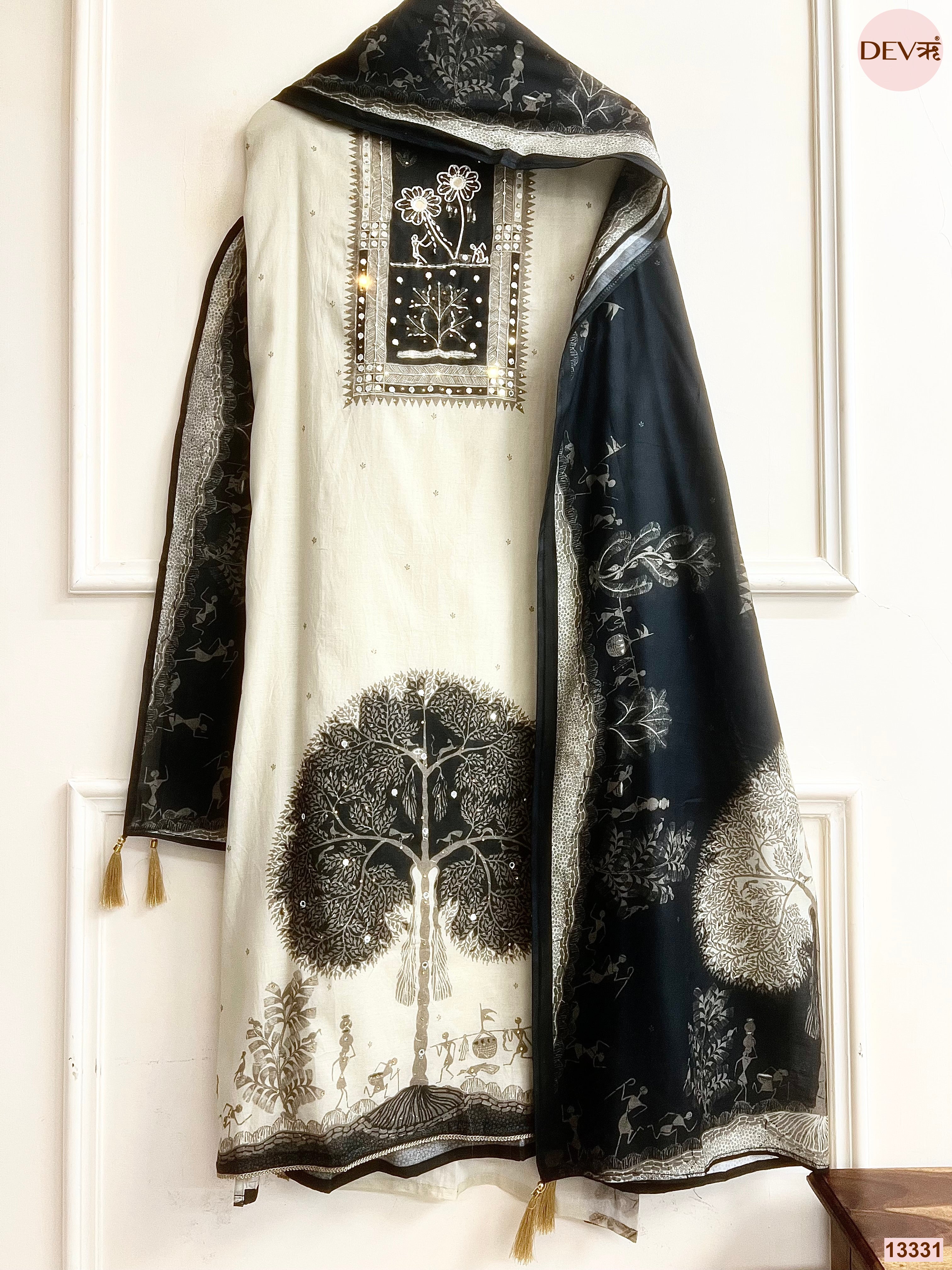 Cream Mul Cotton Printed Unstitched 3-Piece Suit (Devri – D.No 13331)